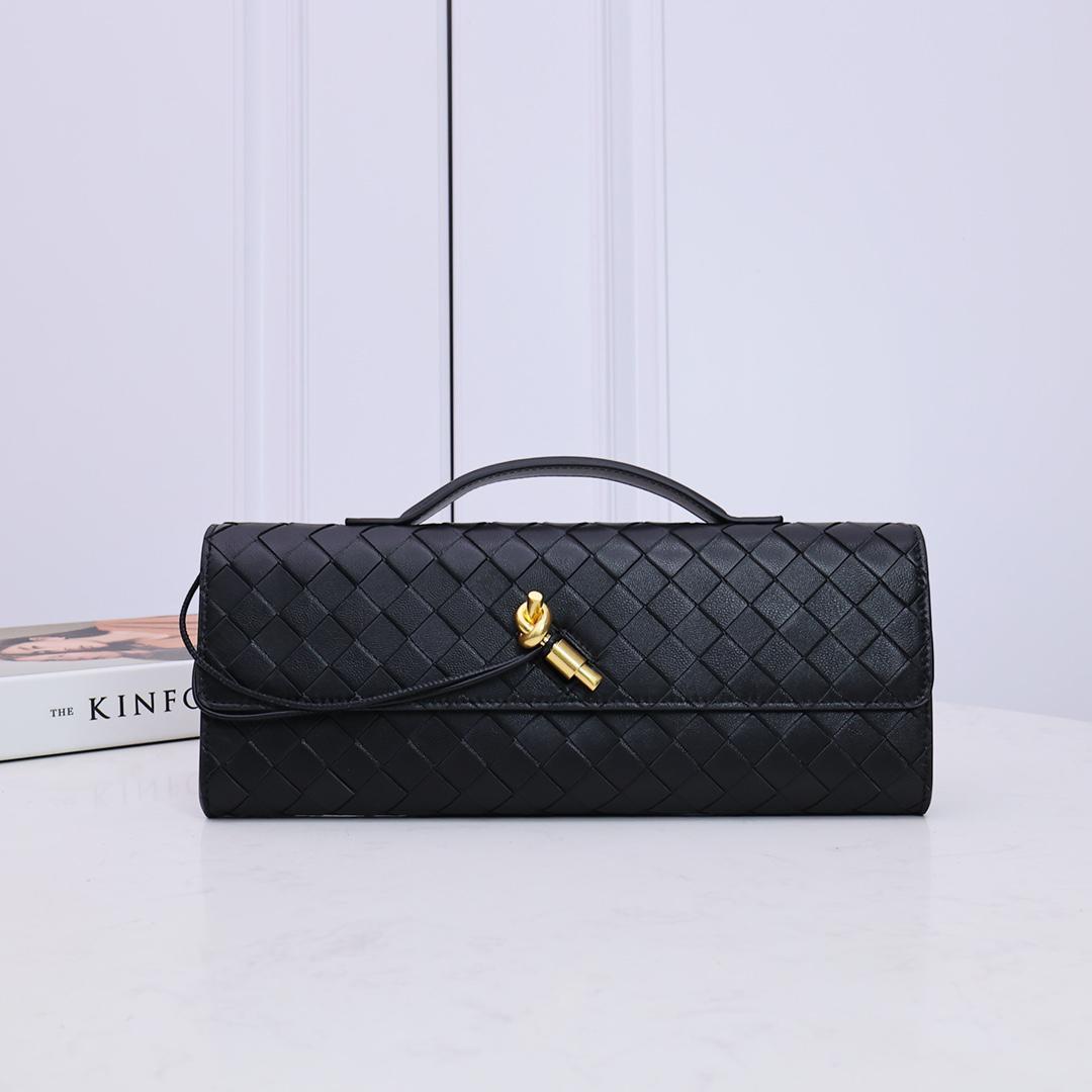 Bottega Veneta Andiamo Clutch 31*13*3cm - FashionPlug