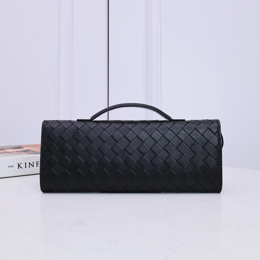 Bottega Veneta Andiamo Clutch 31*13*3cm - FashionPlug