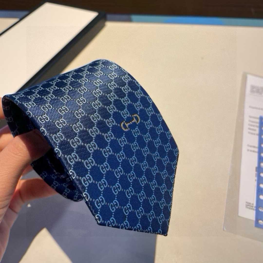 Gucci GG Silk Jacquard Tie - FashionPlug