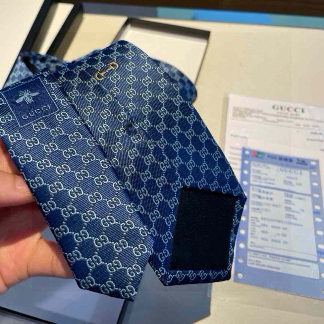 Gucci GG Silk Jacquard Tie - FashionPlug