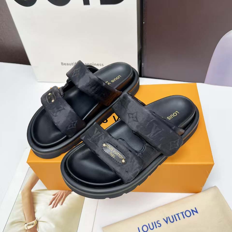 Louis Vuitton Pool Pillow Comfort Mule   1AHNQS - FashionPlug