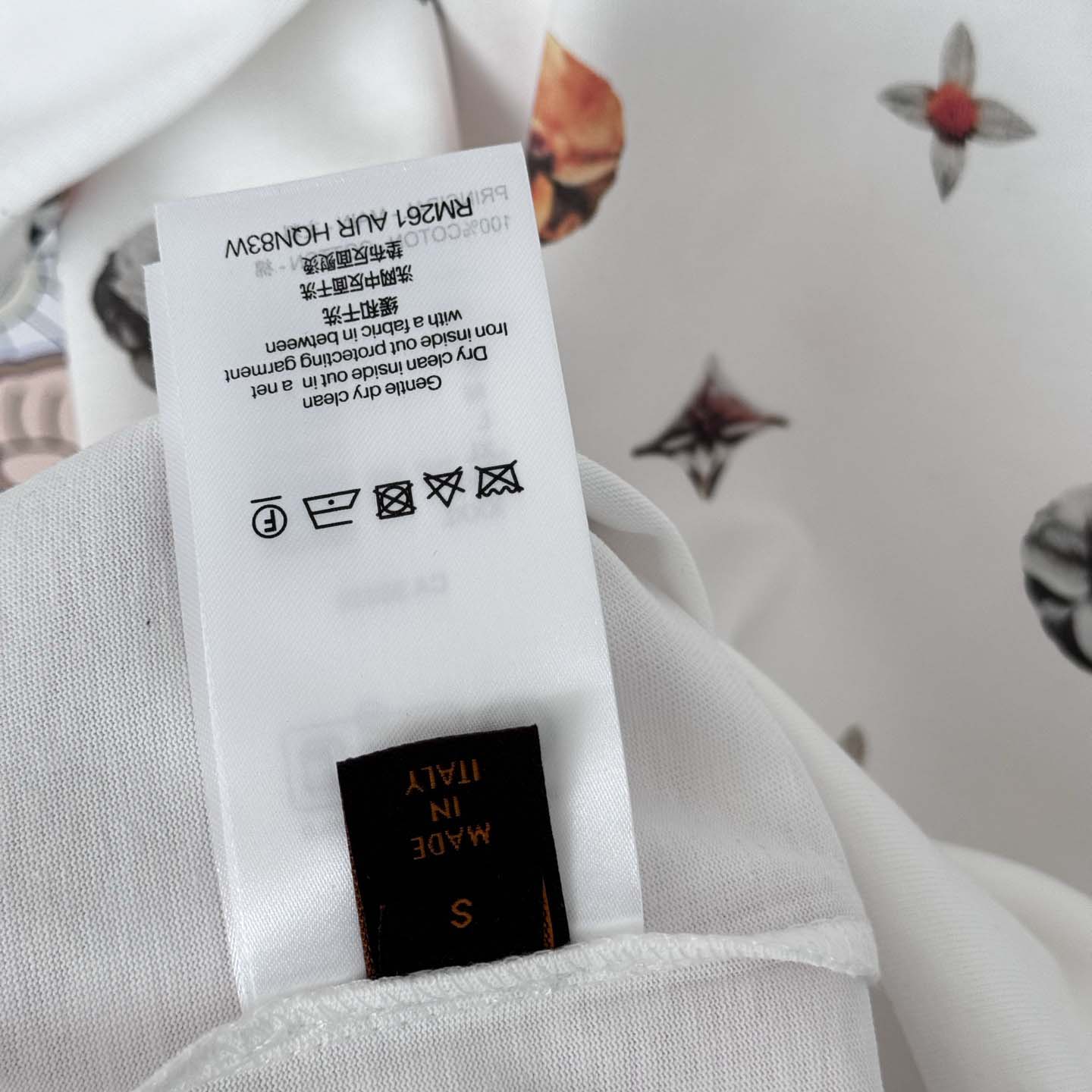  Louis Vuitton Overprinted Monogram Jacquard T-Shirt   1AJRAF - FashionPlug