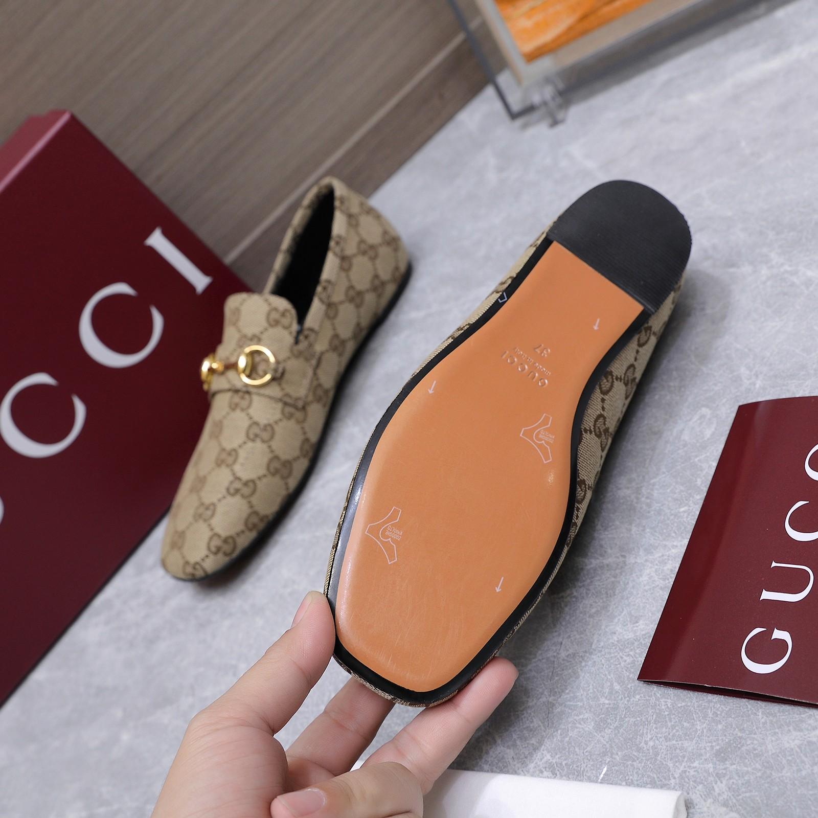 Gucci Women's Ragazzo Loafer - FashionPlug