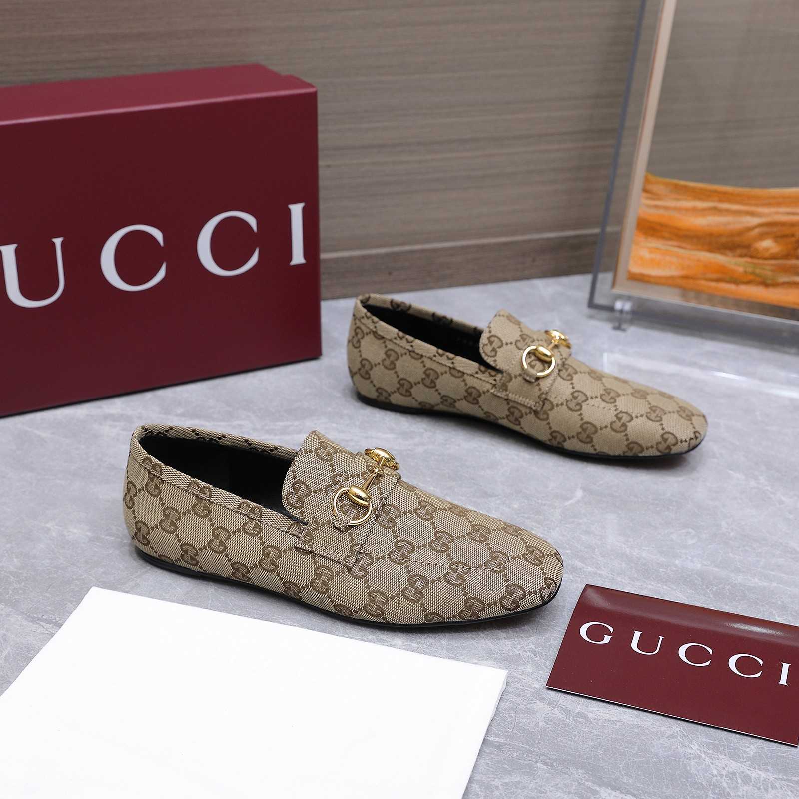 Gucci Women's Ragazzo Loafer - FashionPlug