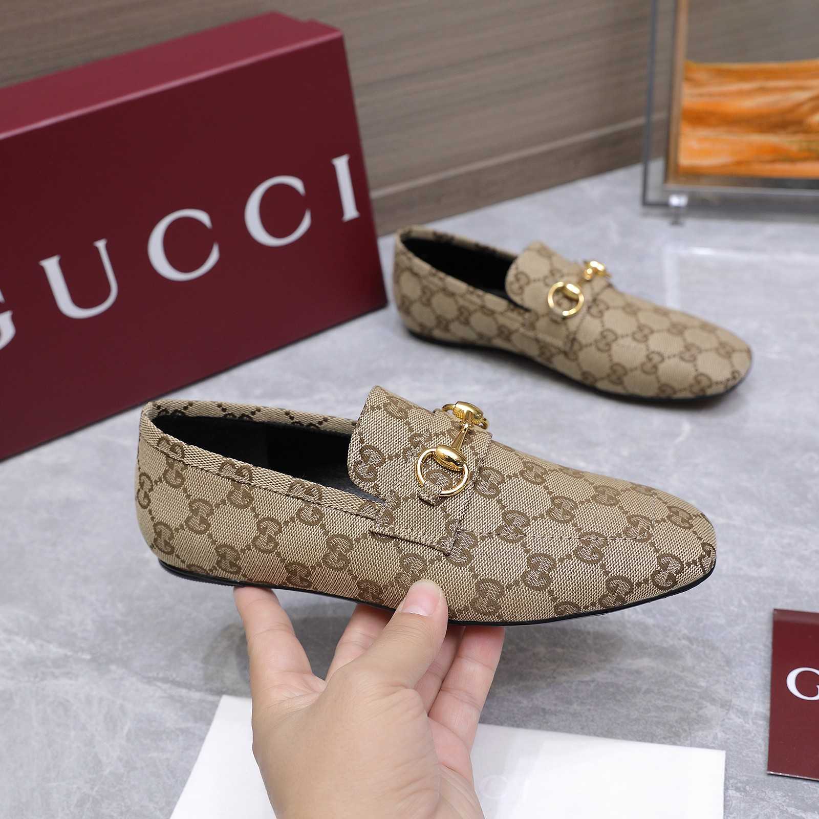 Gucci Women's Ragazzo Loafer - FashionPlug