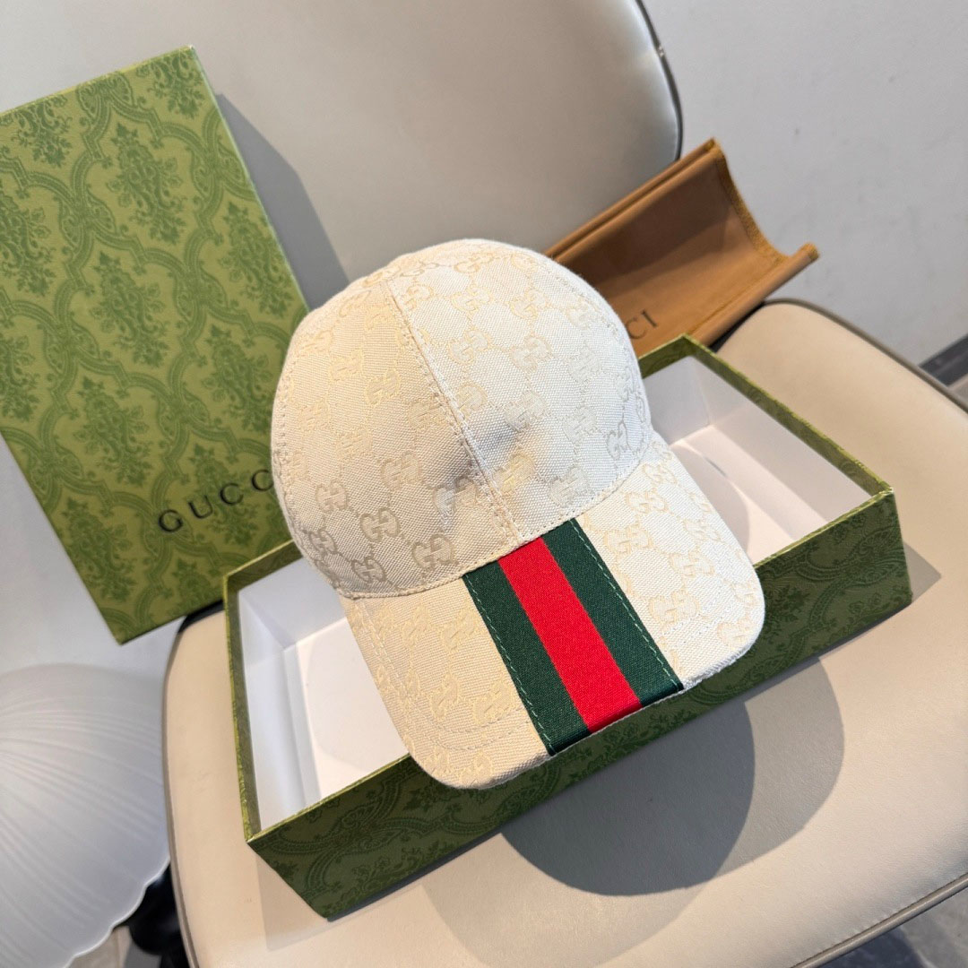 Gucci GG Canvas Baseball Hat - FashionPlug