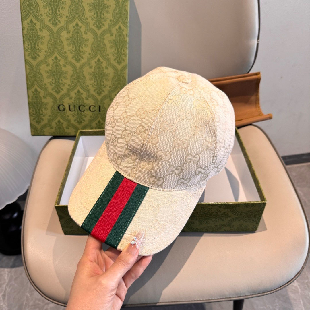 Gucci GG Canvas Baseball Hat - FashionPlug