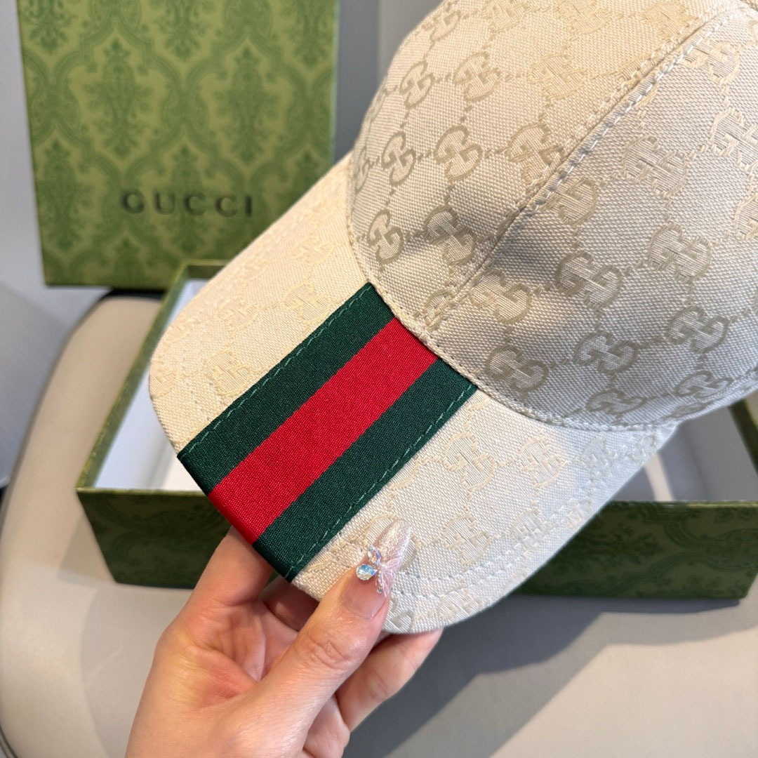Gucci GG Canvas Baseball Hat - FashionPlug