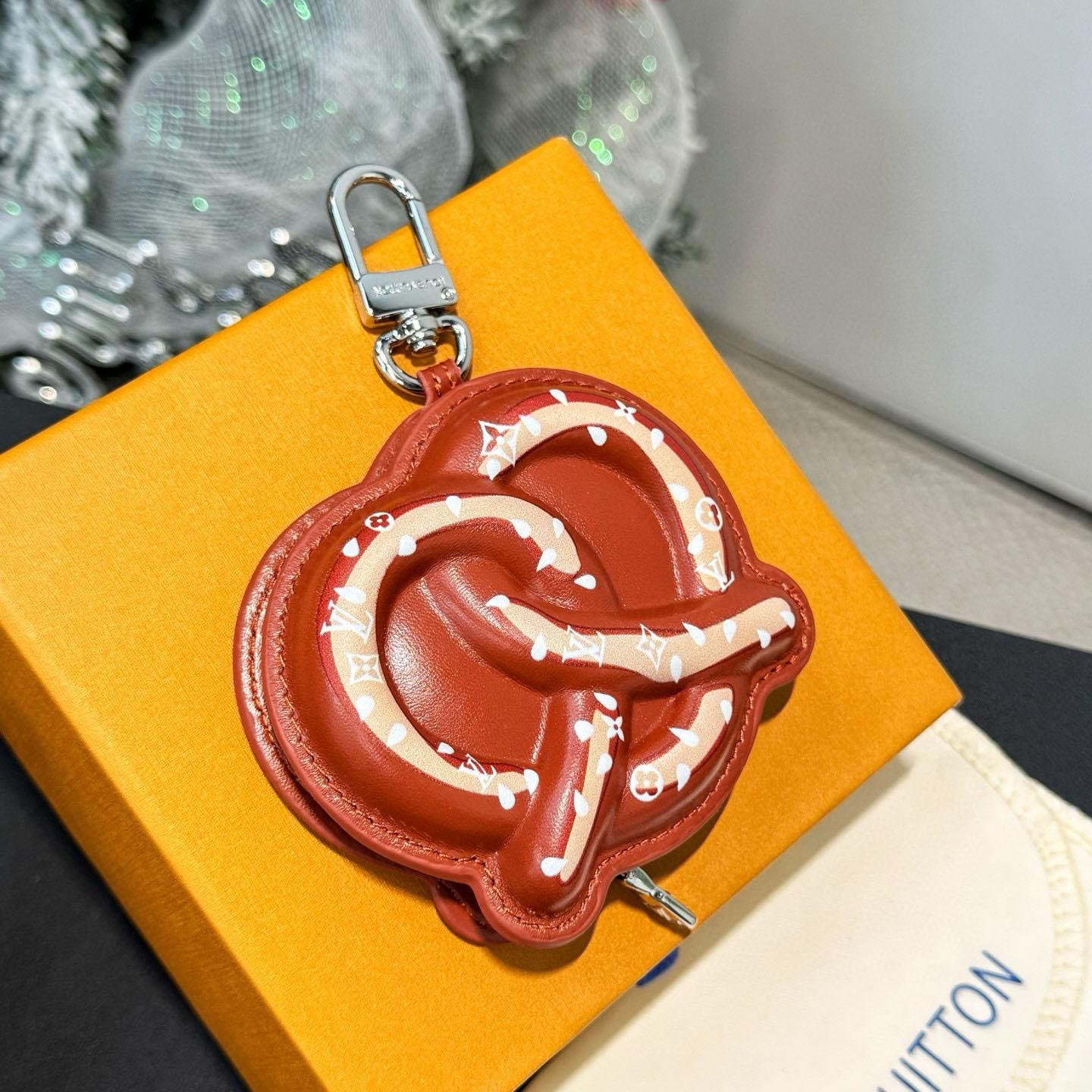 Louis Vuitton LV Bretzel Bag Charm M03295 - FashionPlug