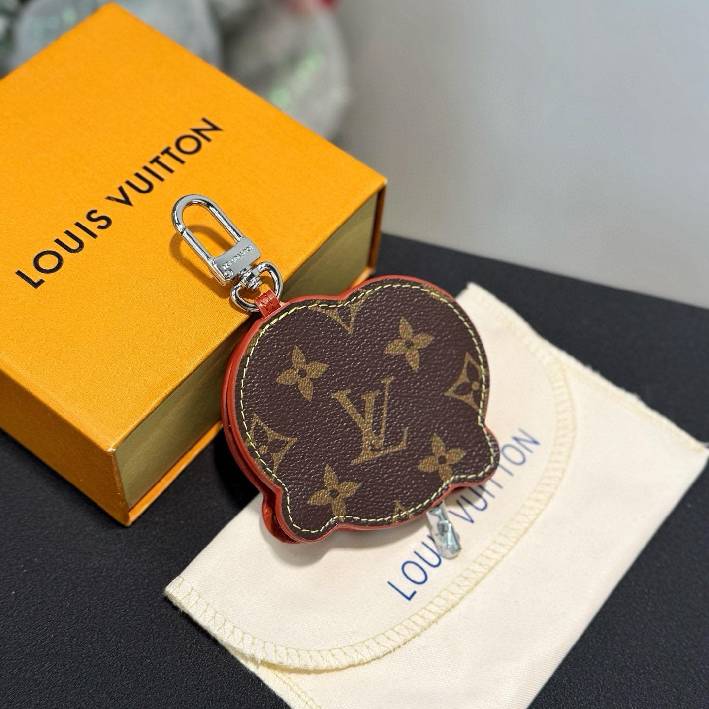 Louis Vuitton LV Bretzel Bag Charm M03295 - FashionPlug