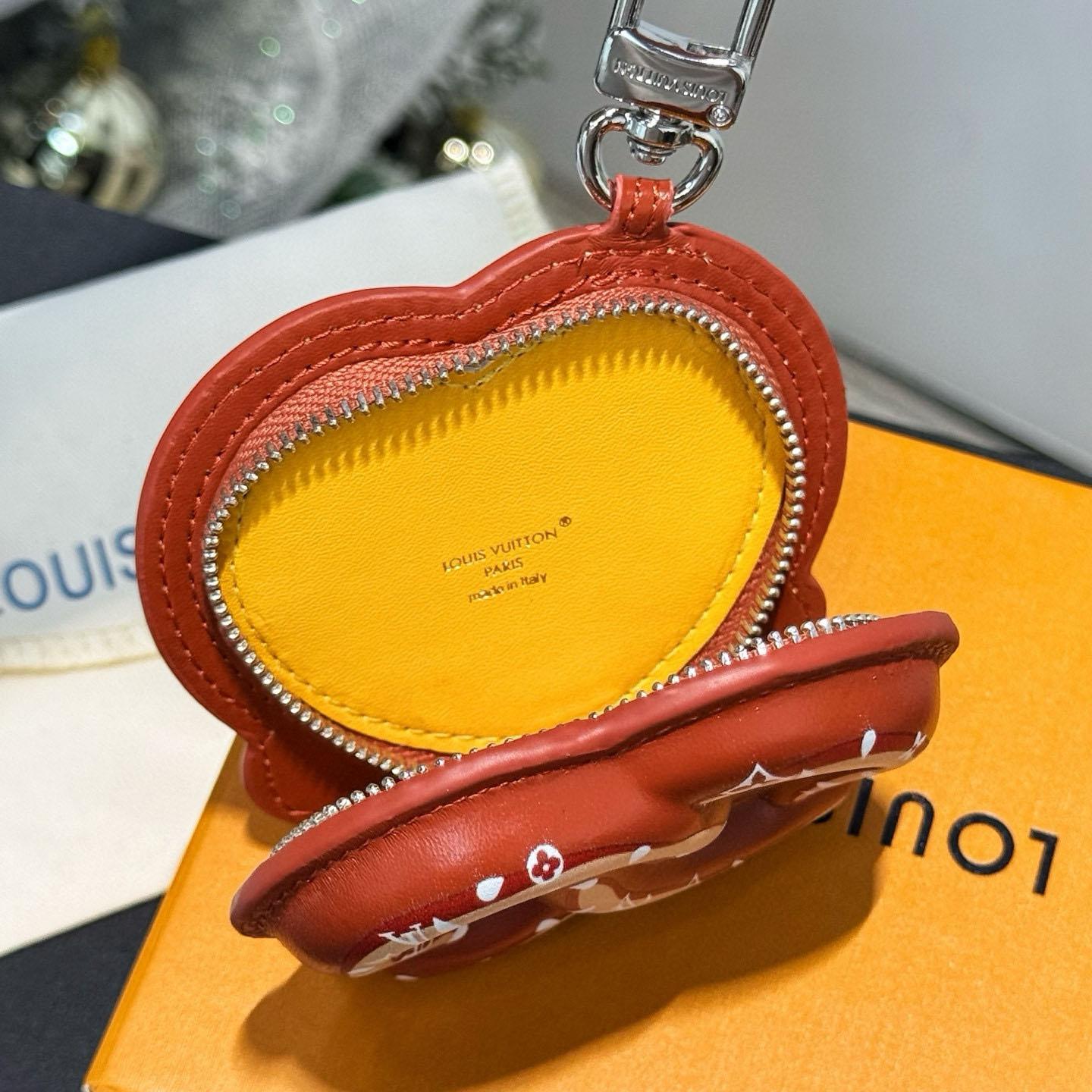 Louis Vuitton LV Bretzel Bag Charm M03295 - FashionPlug