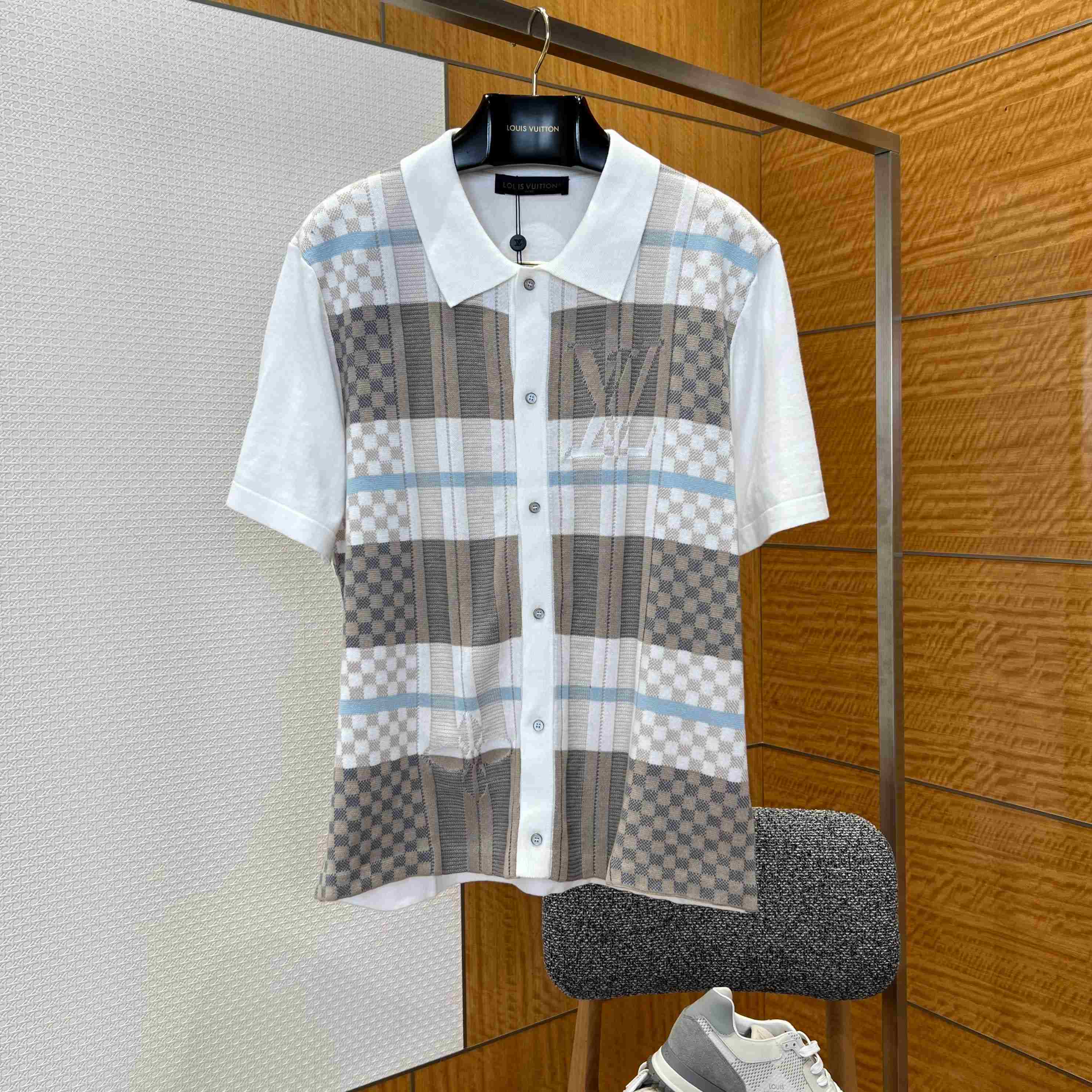 Louis Vuitton Graphic Jacquard Short-Sleeved Shirt 1AJTVO - FashionPlug