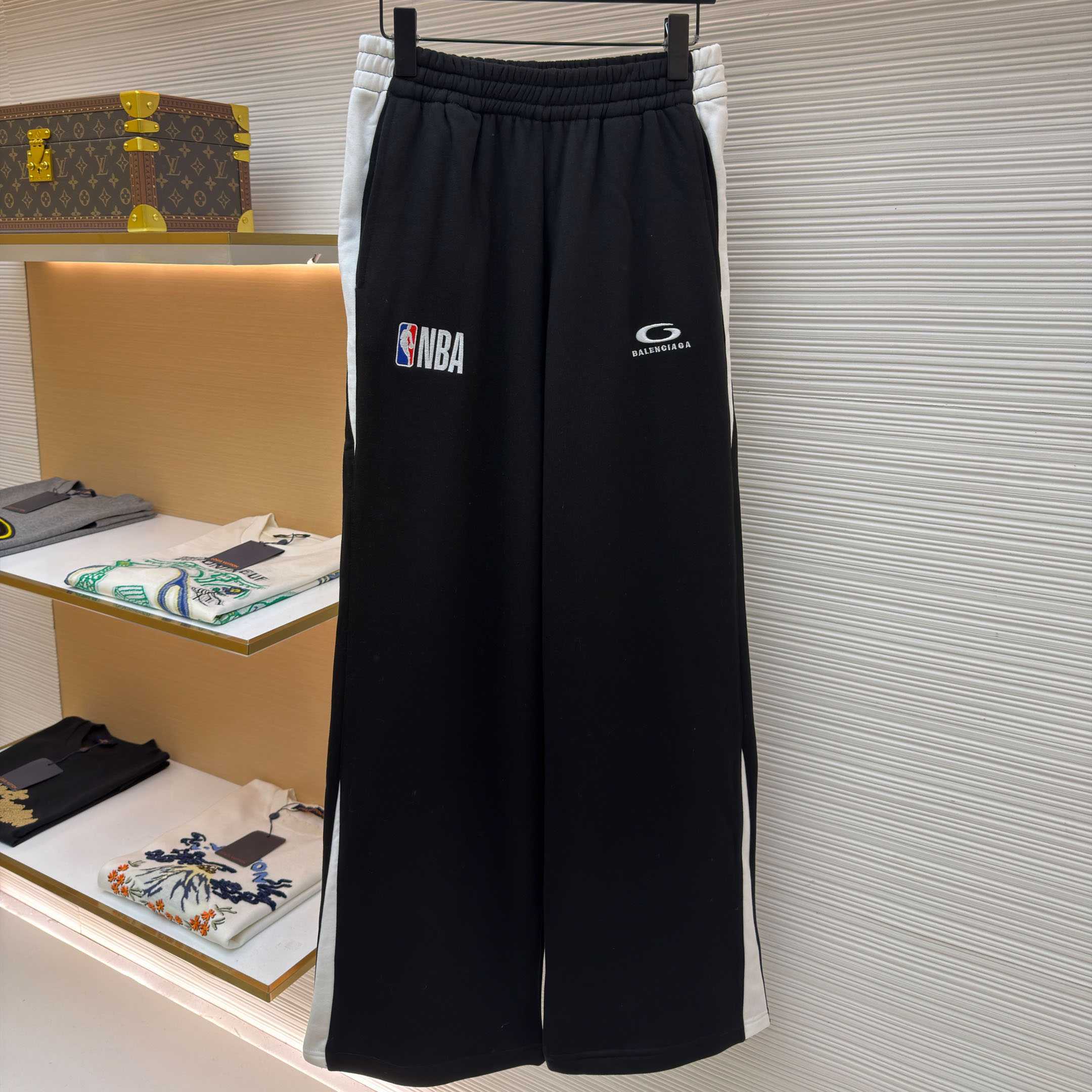 Balenciaga | Nba Collaboration Oversized Sweatpants In Black/White - FashionPlug