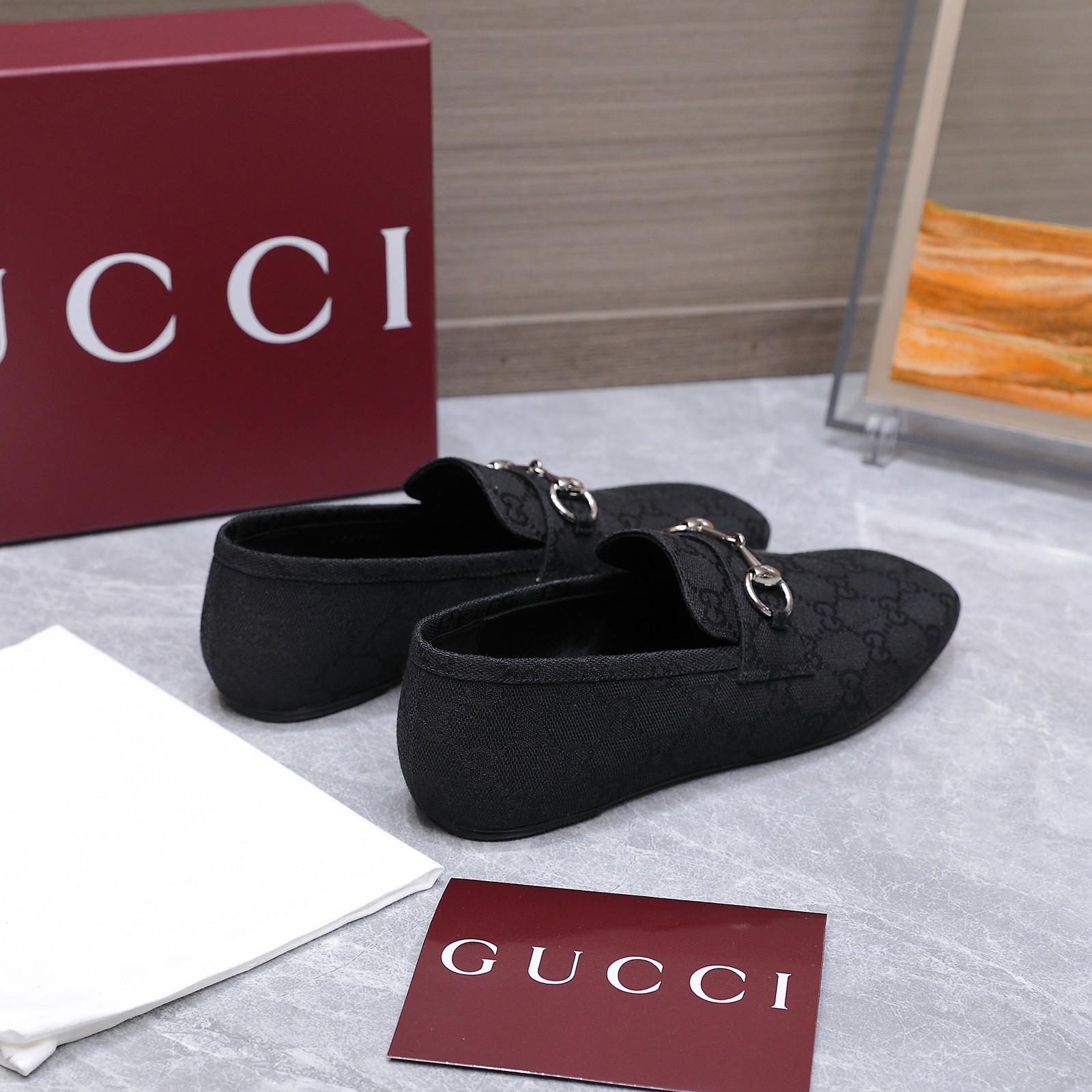 Gucci Women's Ragazzo Loafer - FashionPlug