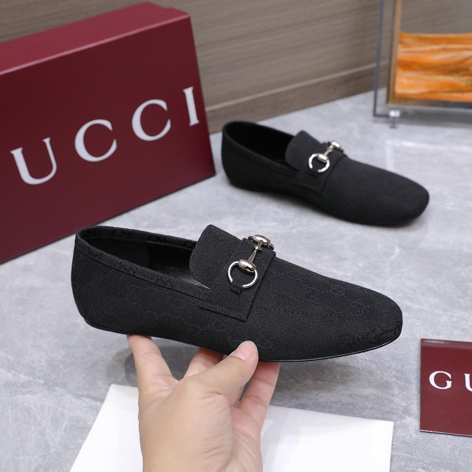 Gucci Women's Ragazzo Loafer - FashionPlug