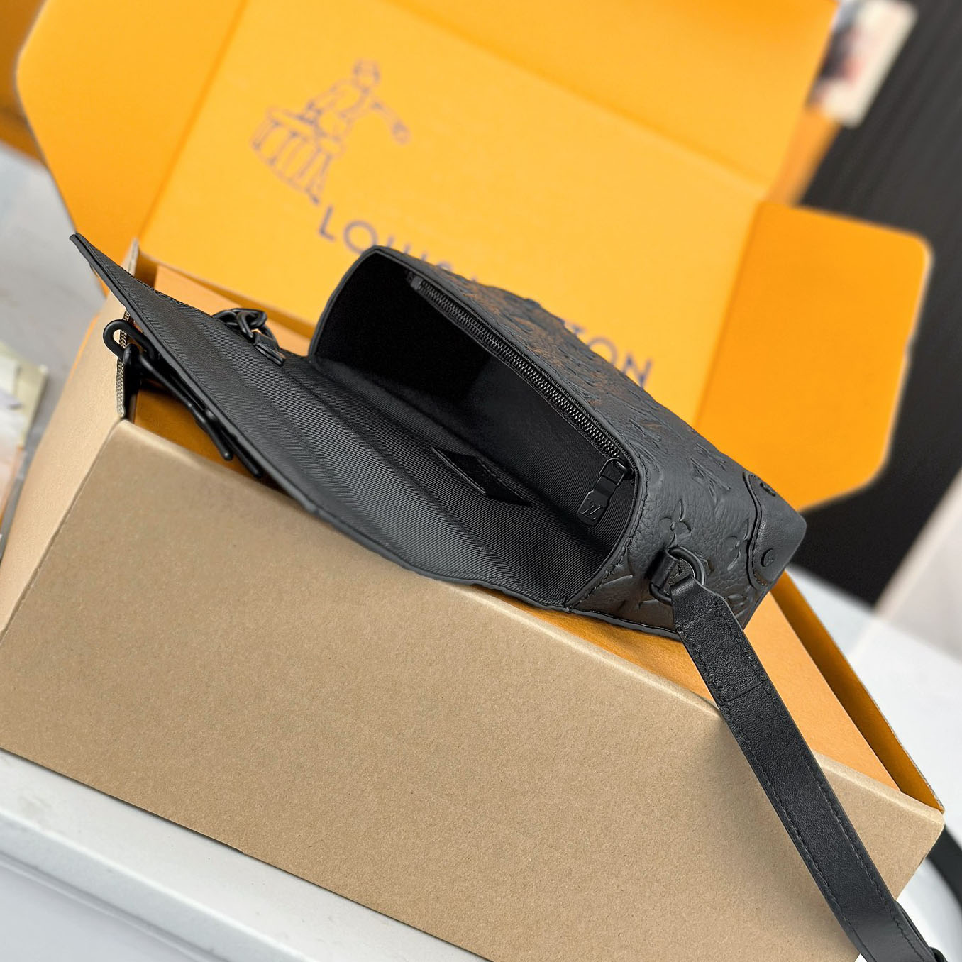 Louis Vuitton Steamer Wearable Wallet M81746 - FashionPlug