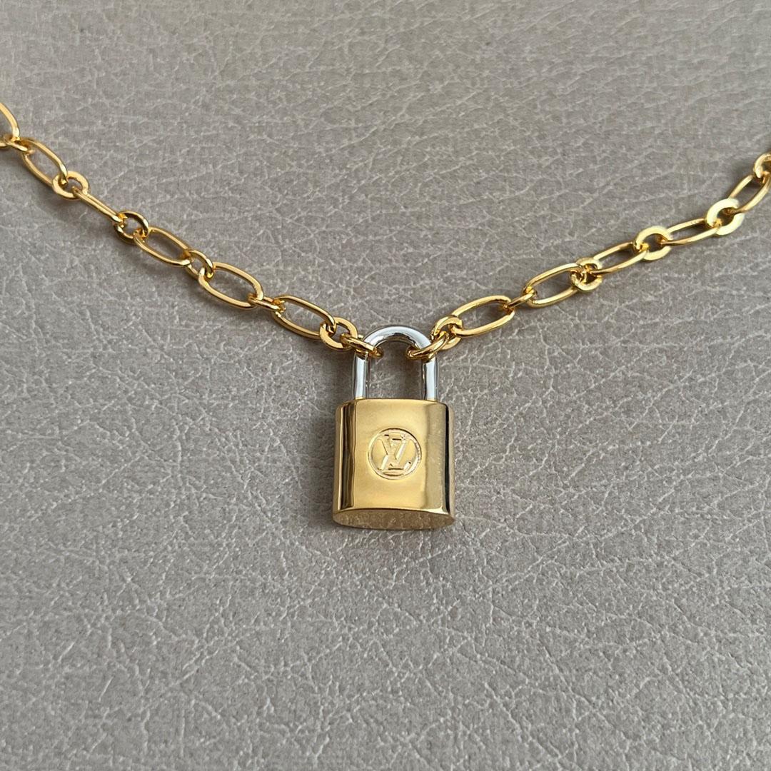 Louis Vuitton Silver Lockit Exclusive Gold Edition Pendant, Yellow Gold Q03918 - FashionPlug