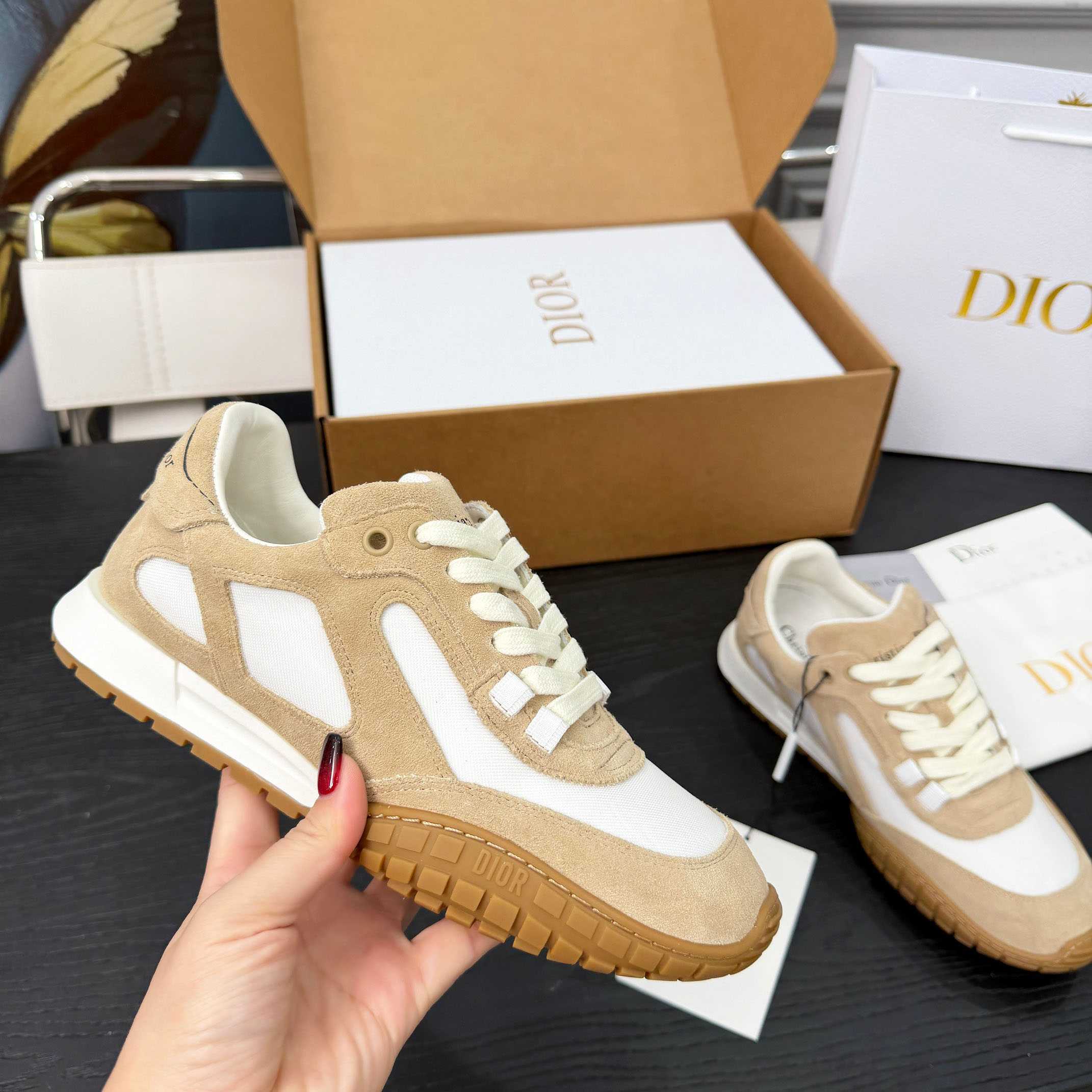 Dior Tech Sneaker - FashionPlug