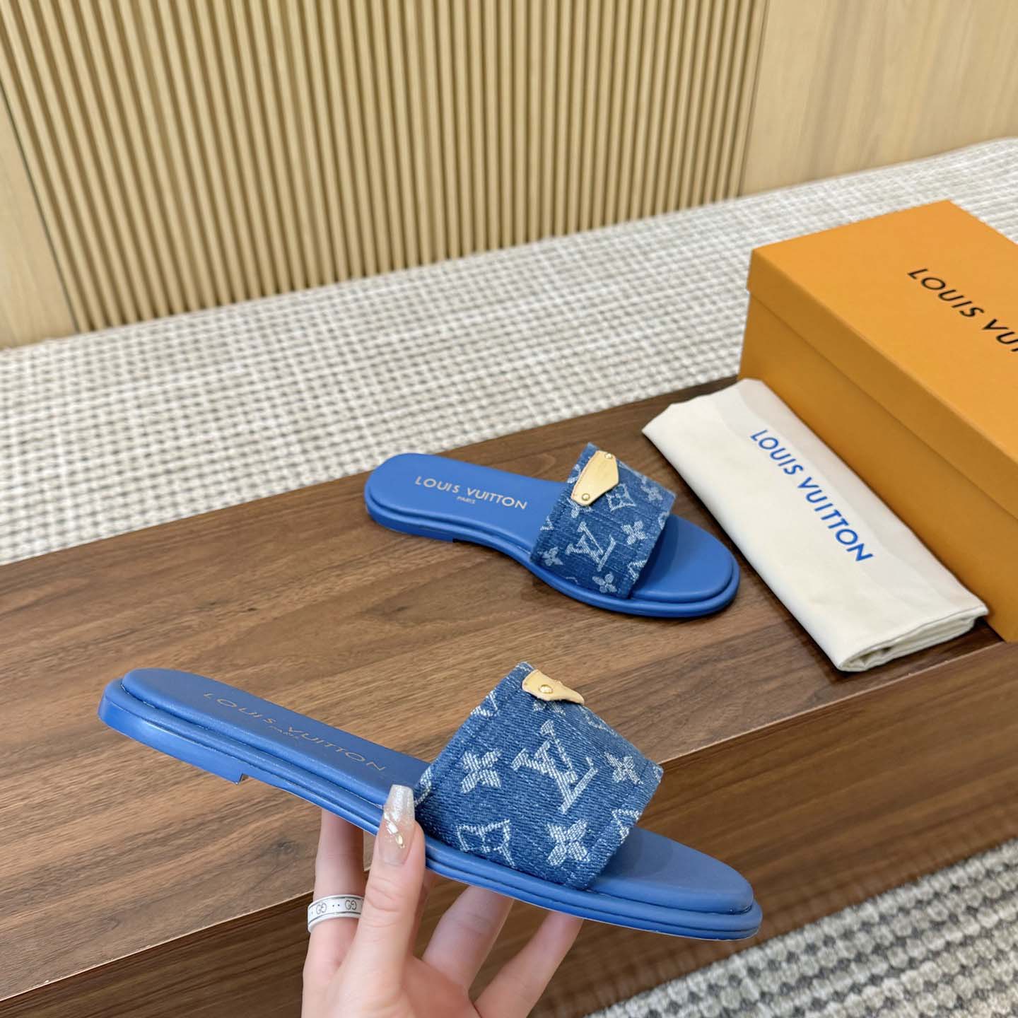Louis Vuitton Lily Flat Mule   1AGX76 - FashionPlug