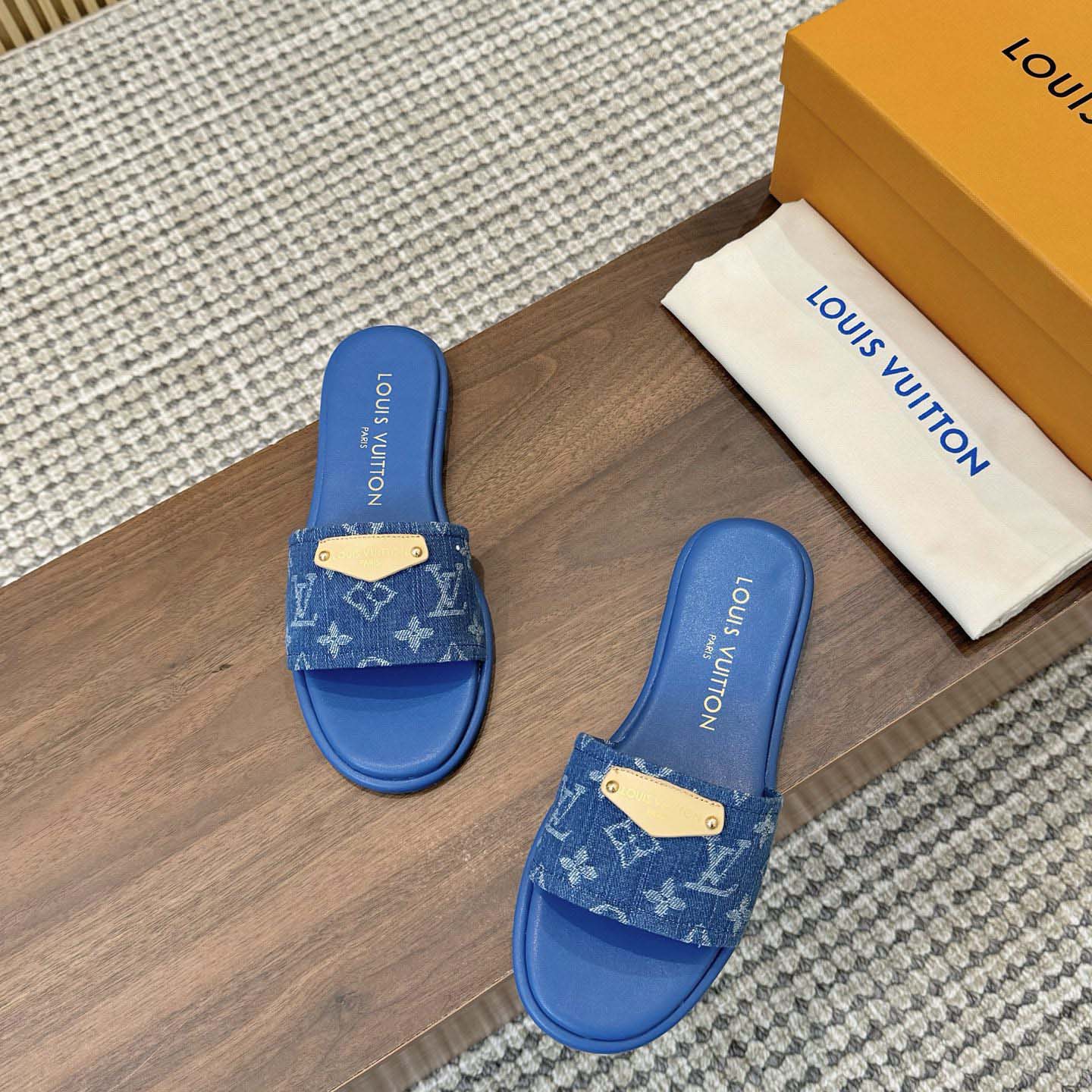 Louis Vuitton Lily Flat Mule   1AGX76 - FashionPlug