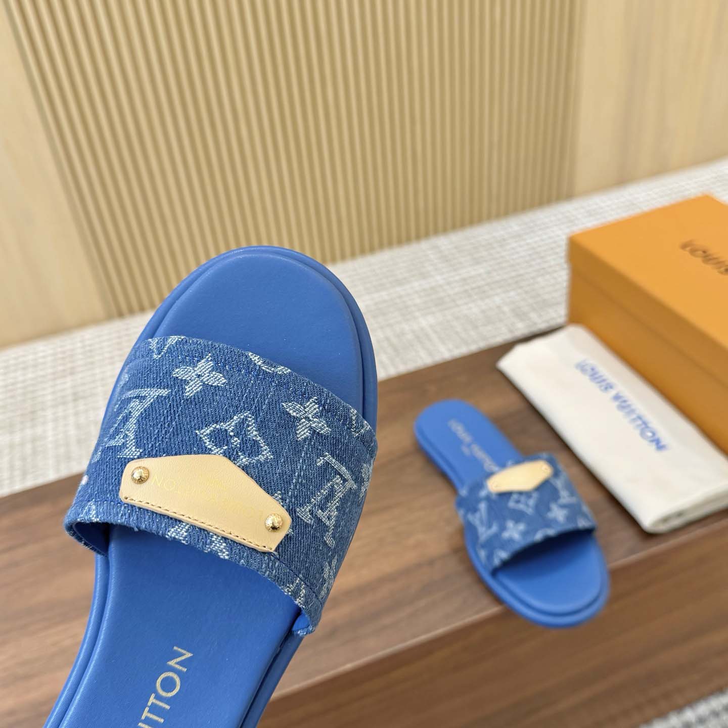 Louis Vuitton Lily Flat Mule   1AGX76 - FashionPlug