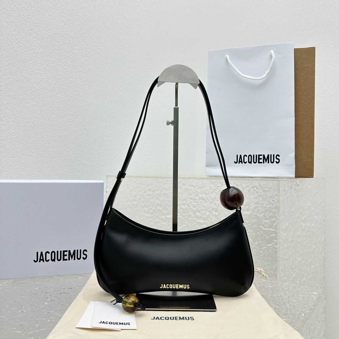 Jacquemus The Bisou Perle - FashionPlug