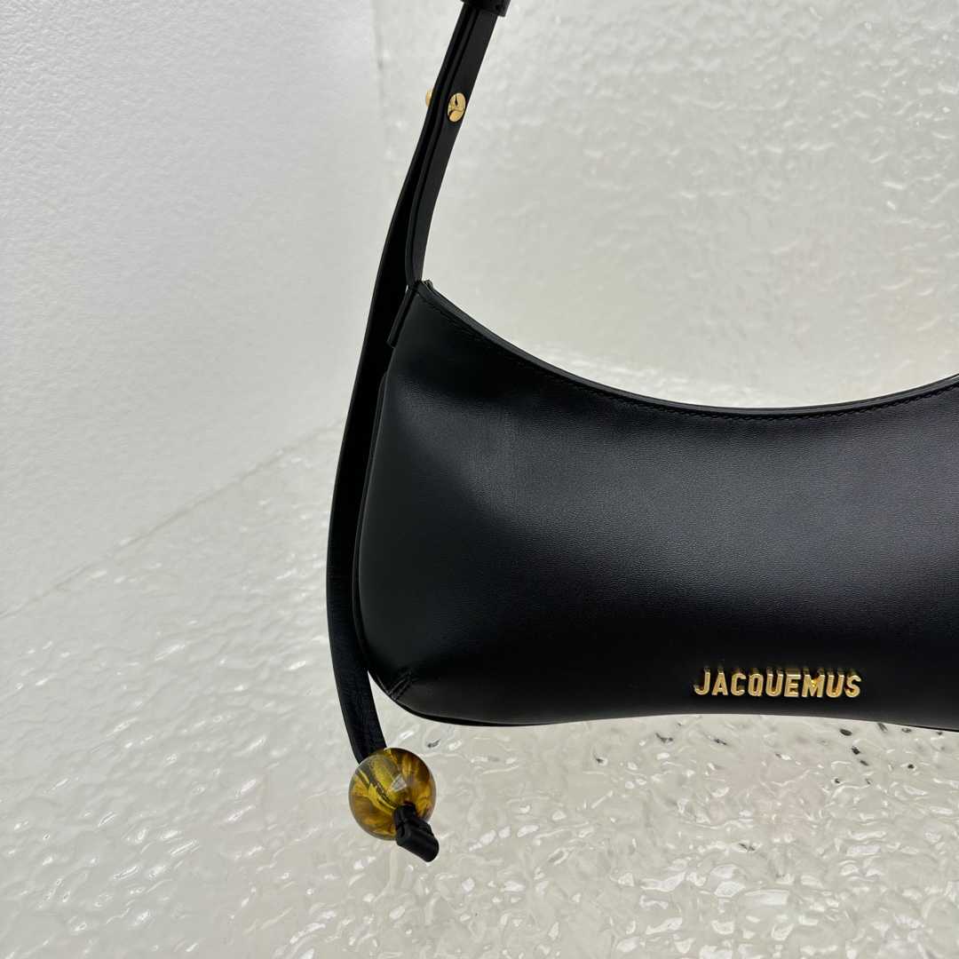 Jacquemus The Bisou Perle - FashionPlug