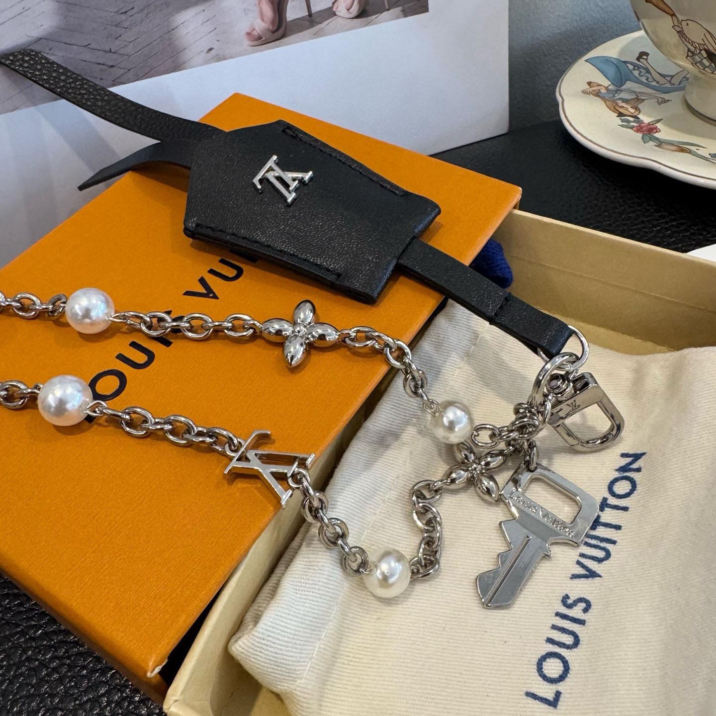 Louis Vuitton Midnight Pearls Stacking Bag Charms M02957 - FashionPlug