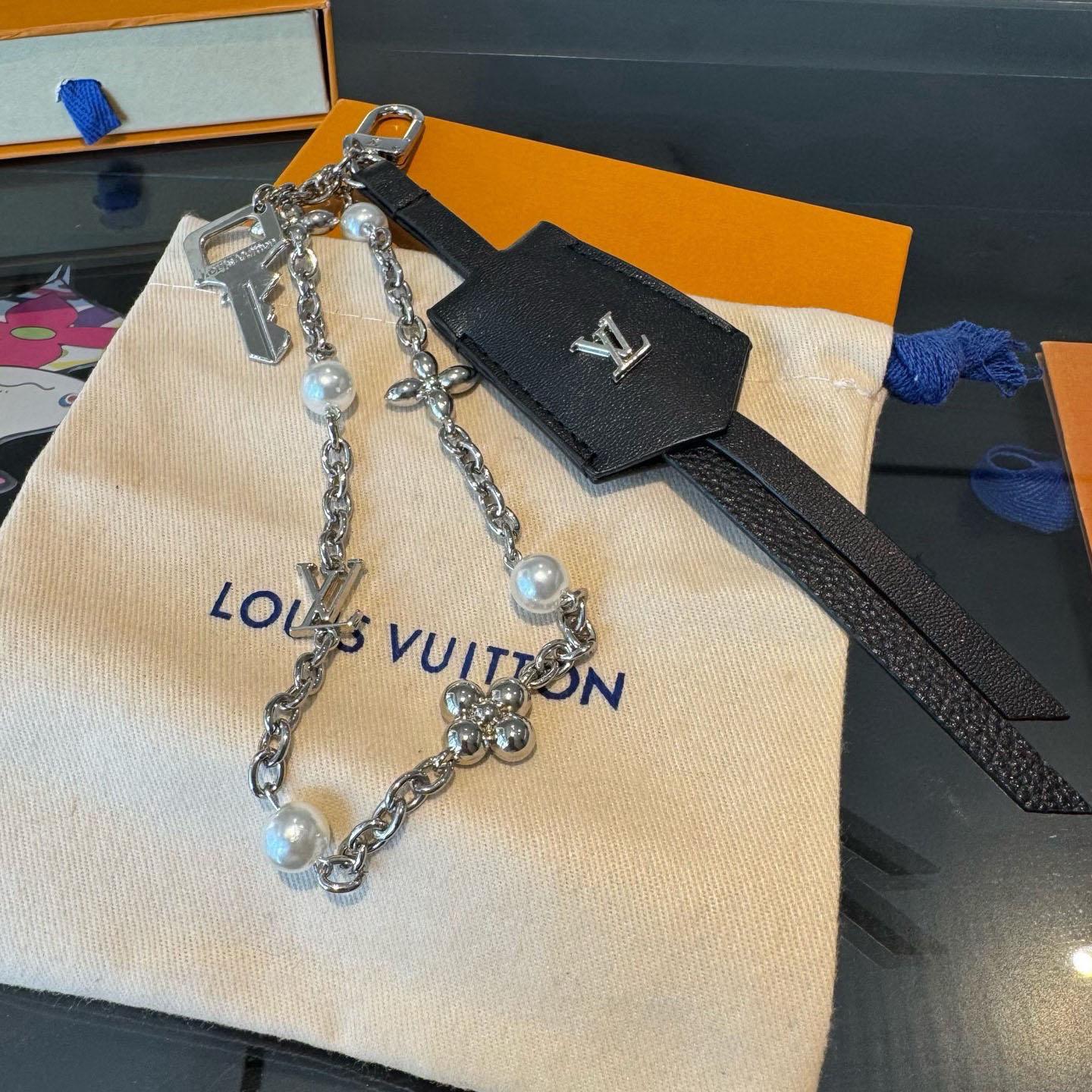 Louis Vuitton Midnight Pearls Stacking Bag Charms M02957 - FashionPlug