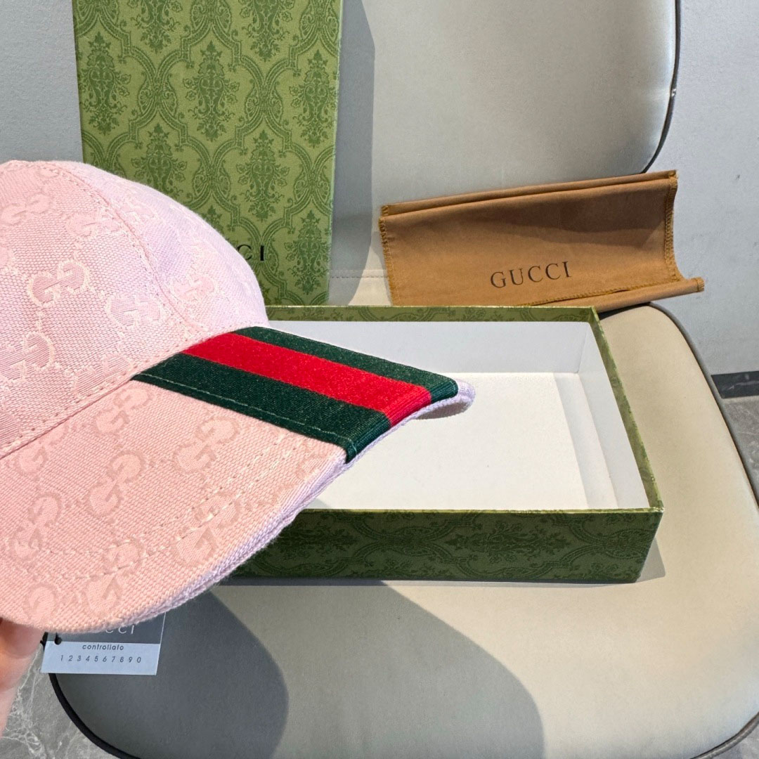Gucci GG Canvas Baseball Hat - FashionPlug