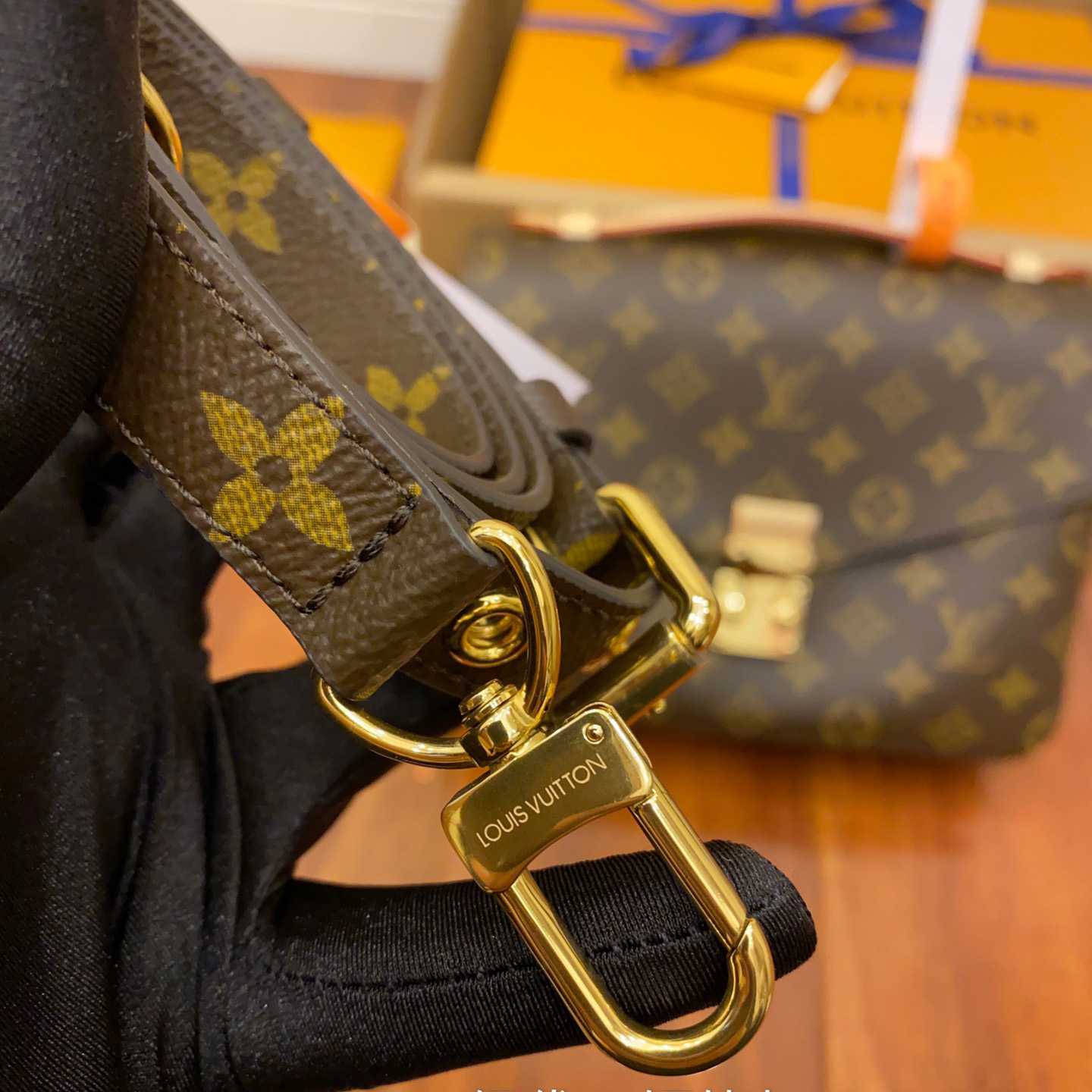 Louis Vuitton Pochette Métis M44875 - FashionPlug