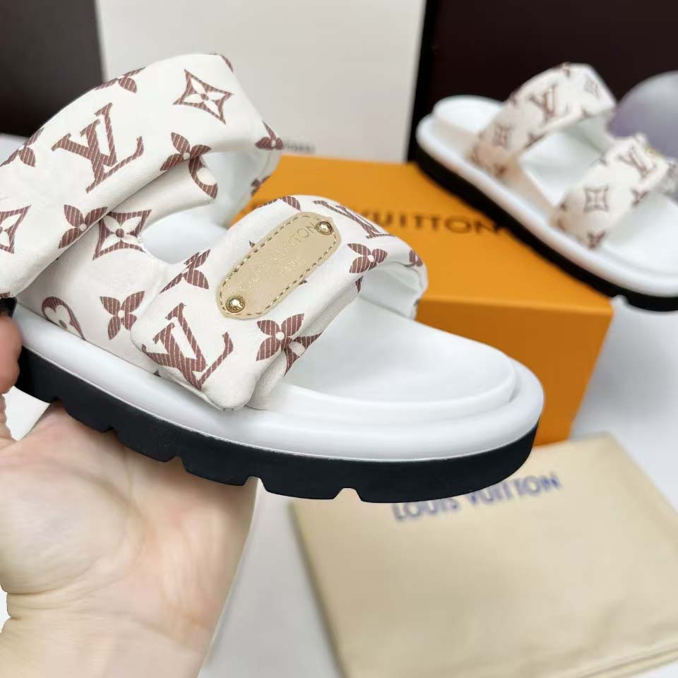 Louis Vuitton Pool Pillow Comfort Mule   1AHMDW - FashionPlug
