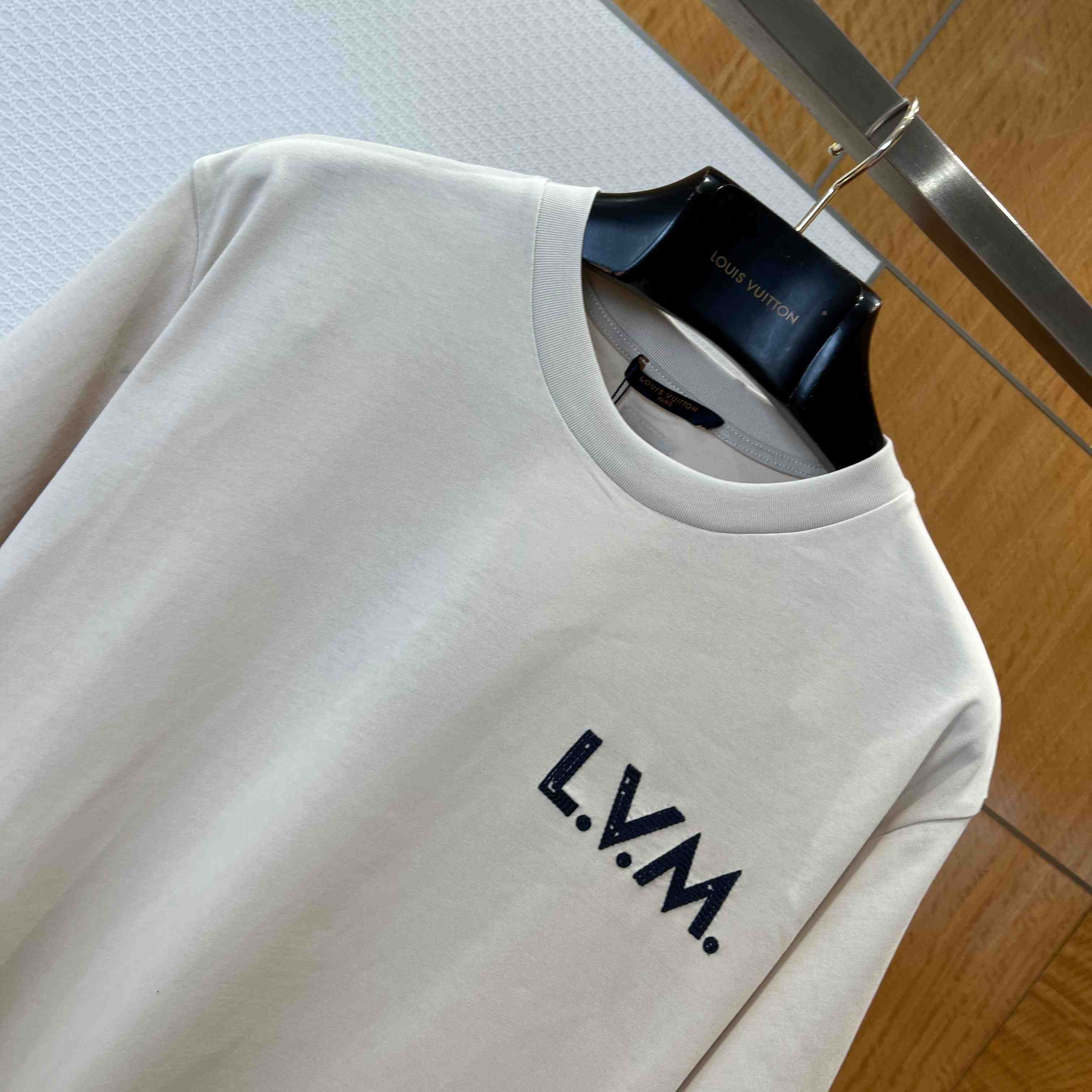 Louis Vuitton Embroidered Signature T-Shirt 1AJVQS - FashionPlug