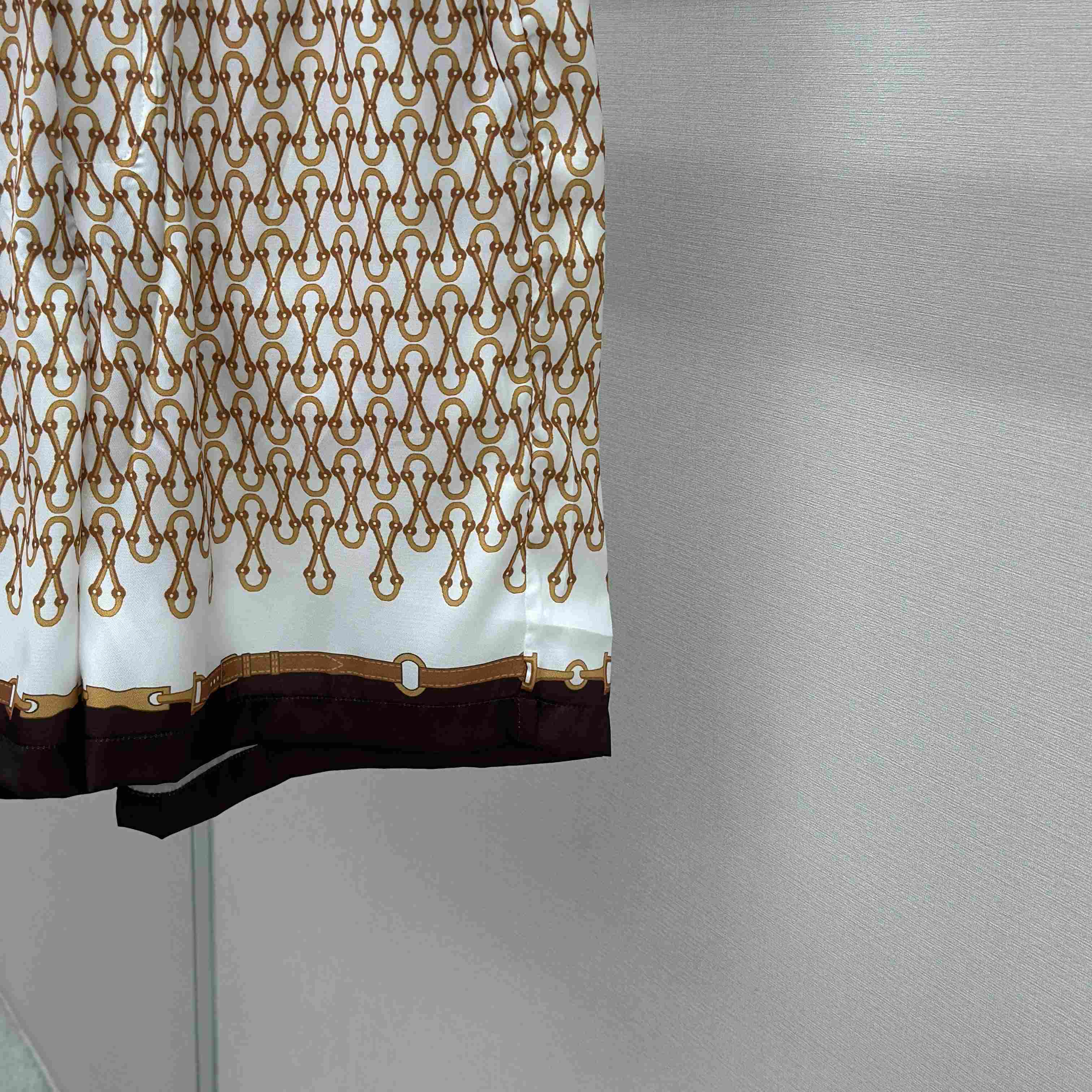 Gucci Printed Silk Twill Shorts - FashionPlug