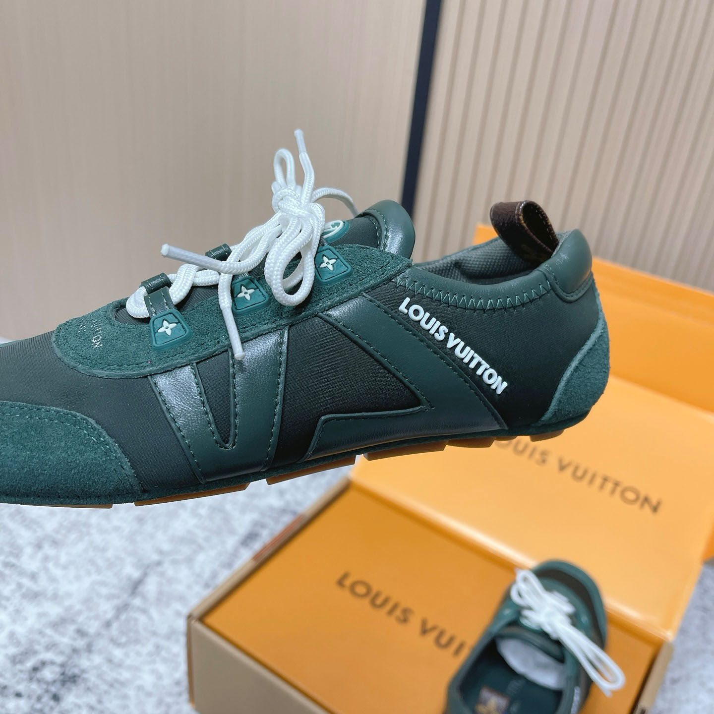 Louis Vuitton LV Sneakerina 1AIVKV - FashionPlug