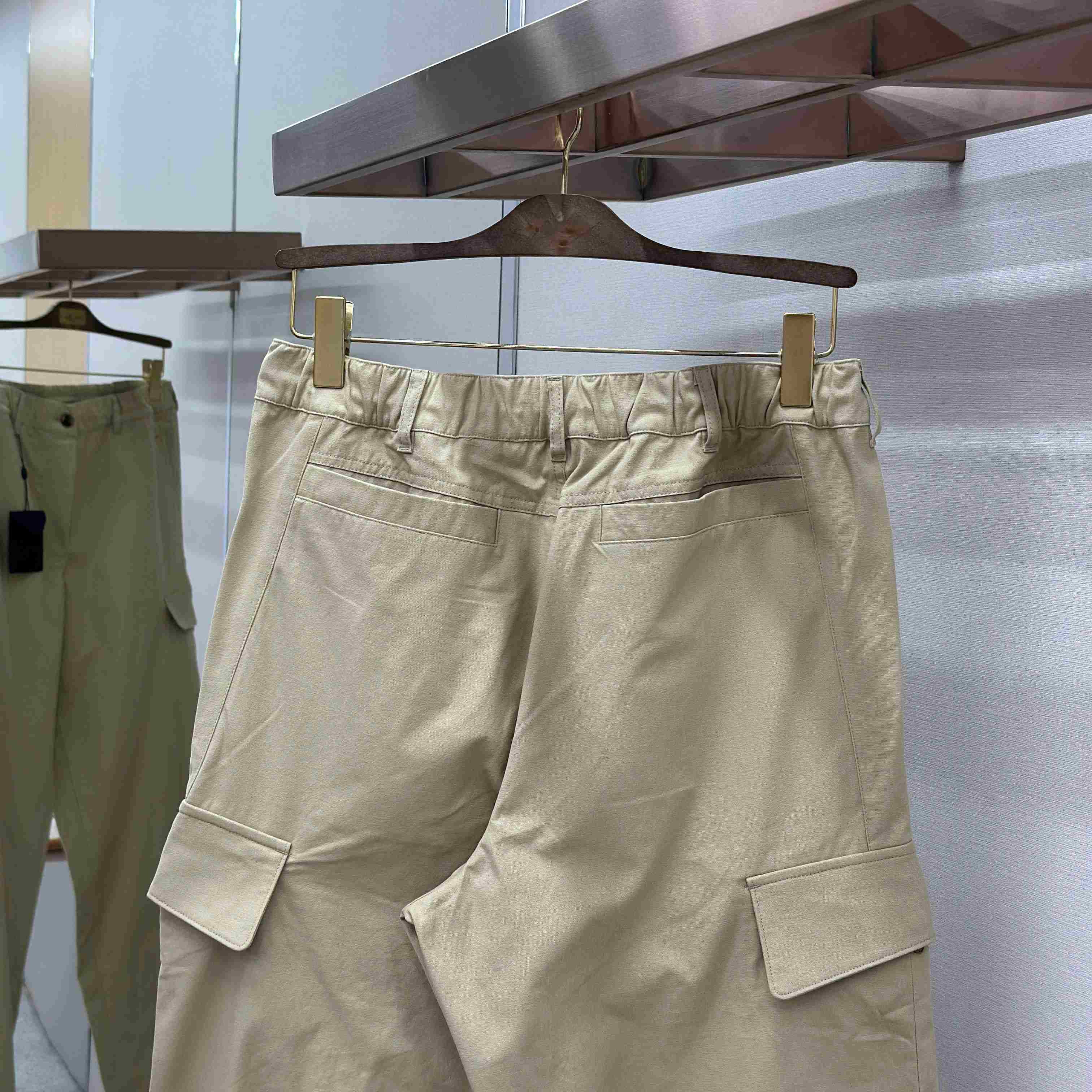 Louis Vuitton Embroidered Cotton Cargo Pants 1AJTZR - FashionPlug