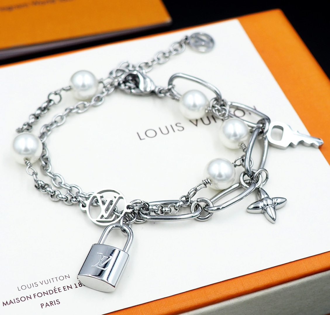 Louis Vuitton LV Mix Chains Bracelet   M1380A - FashionPlug