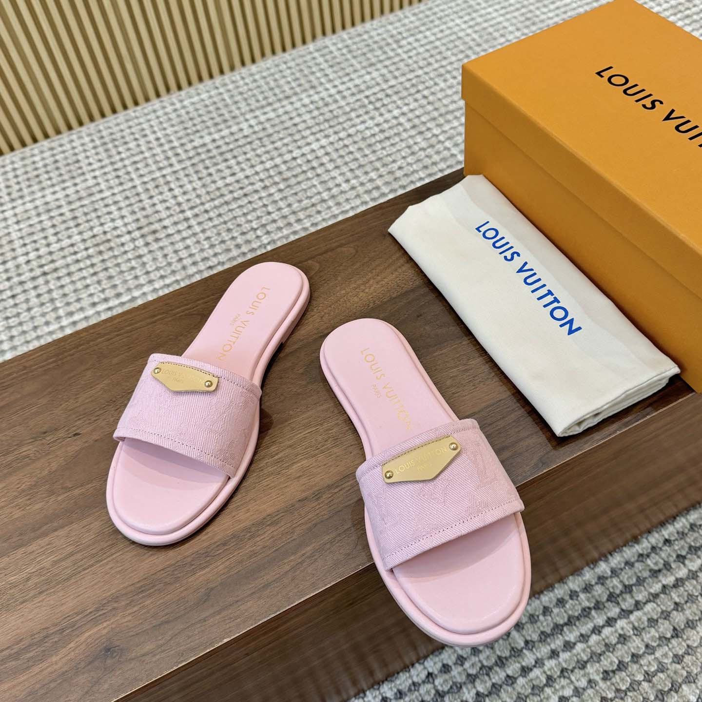 Louis Vuitton Lily Flat Mule   1AGX44 - FashionPlug