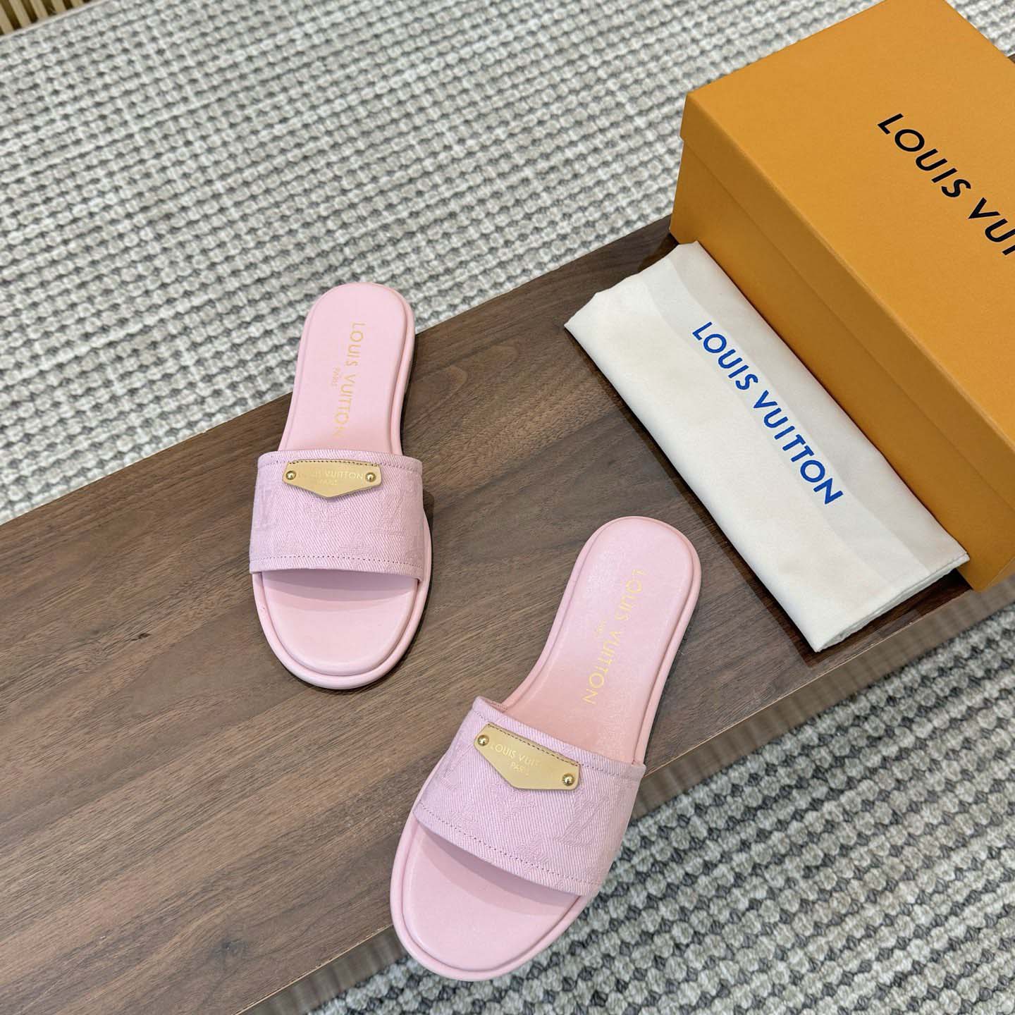 Louis Vuitton Lily Flat Mule   1AGX44 - FashionPlug
