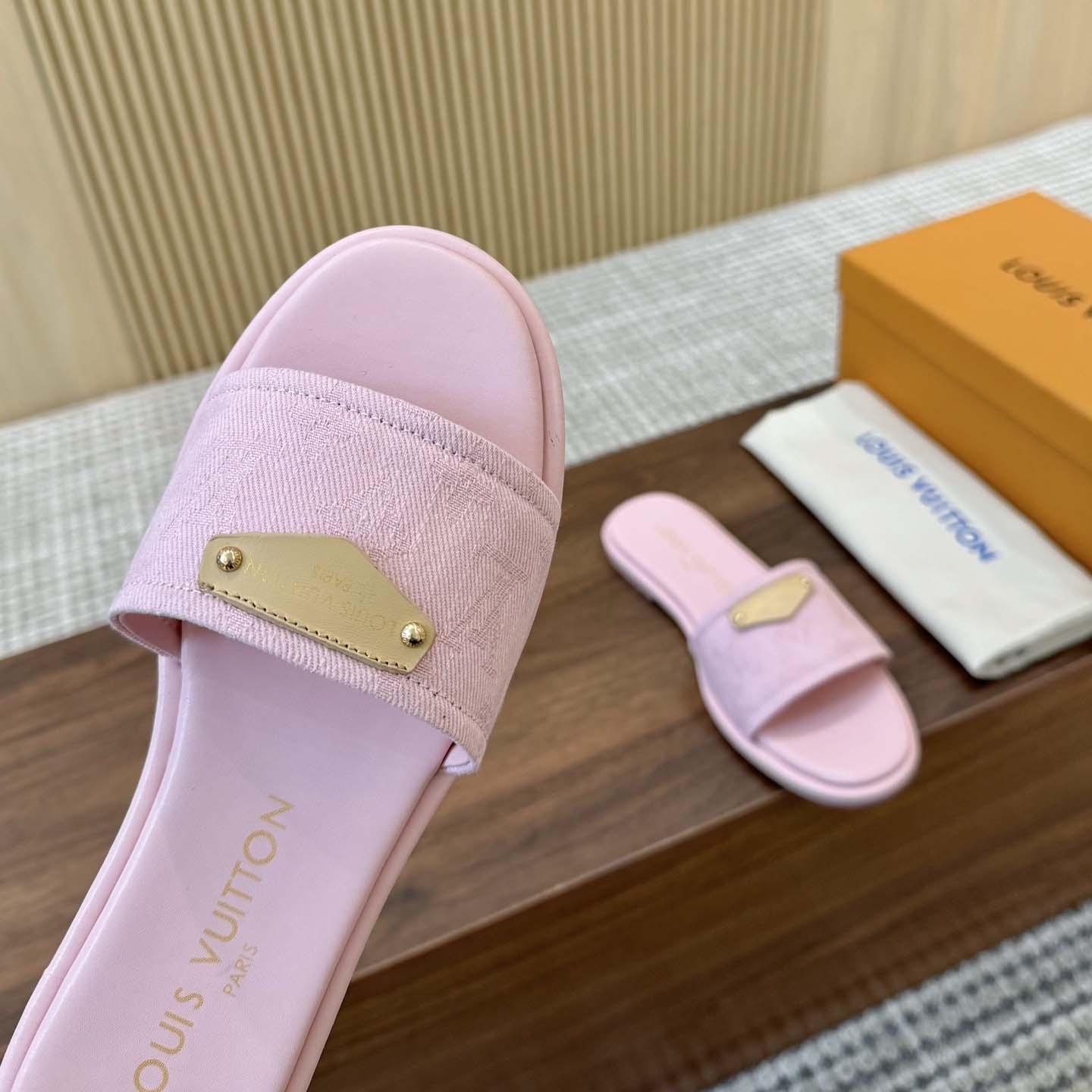 Louis Vuitton Lily Flat Mule   1AGX44 - FashionPlug