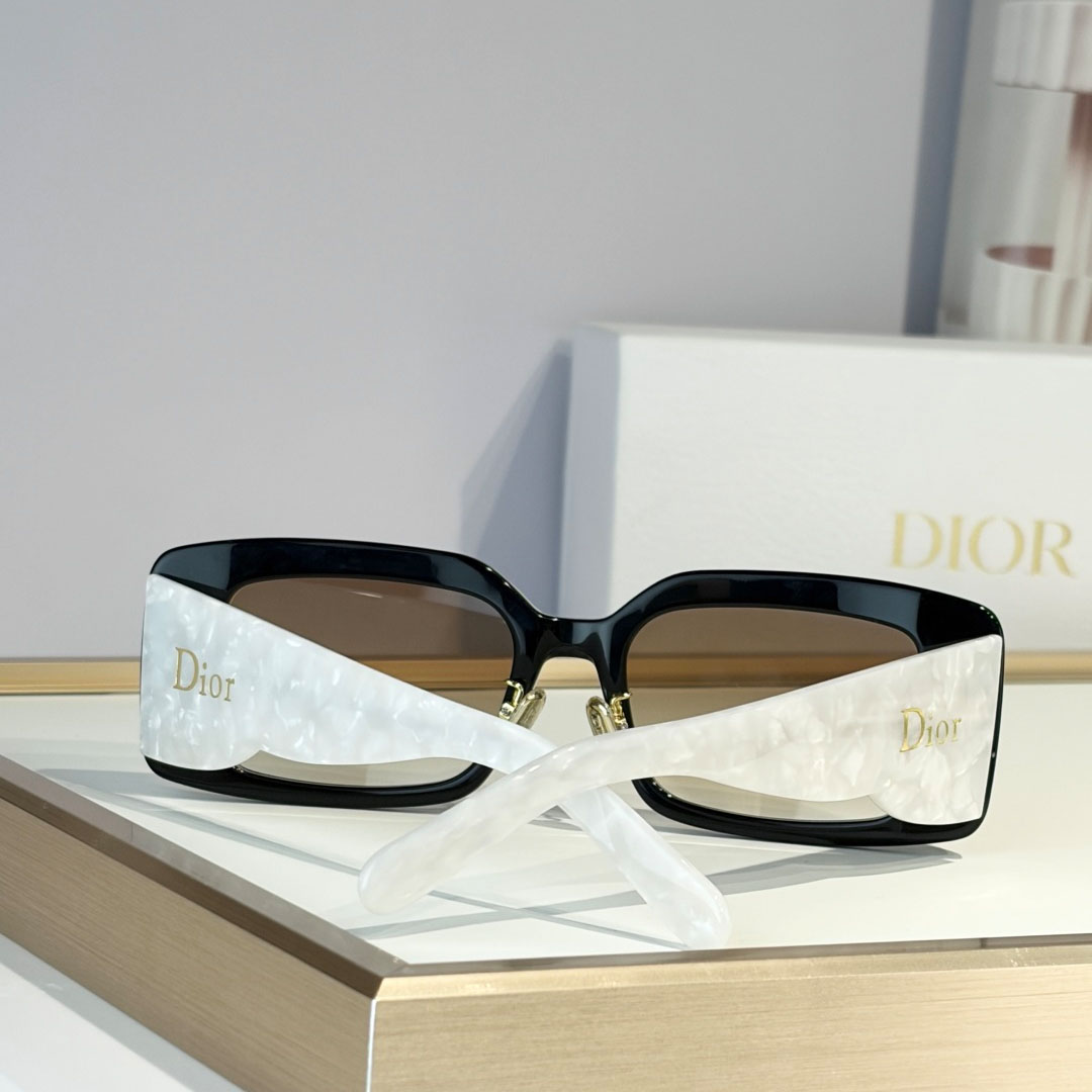 Dior  LuckyCharms S1F - FashionPlug