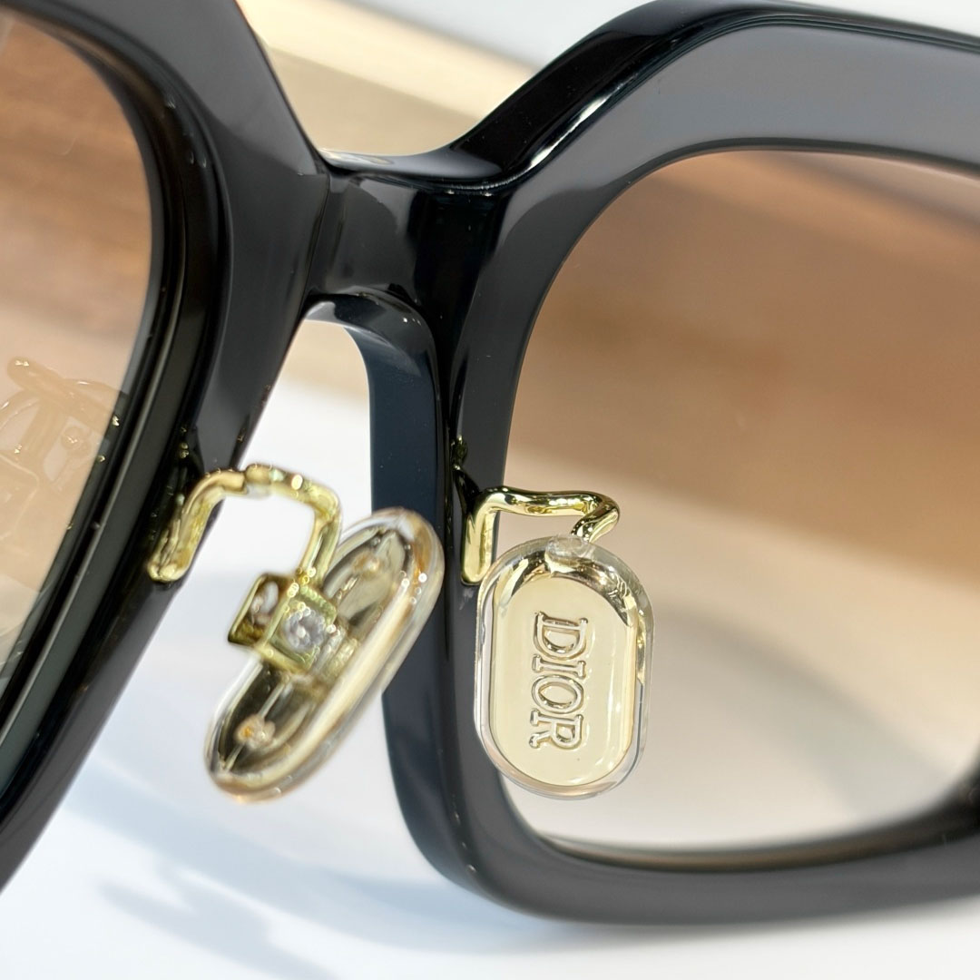 Dior  LuckyCharms S1F - FashionPlug