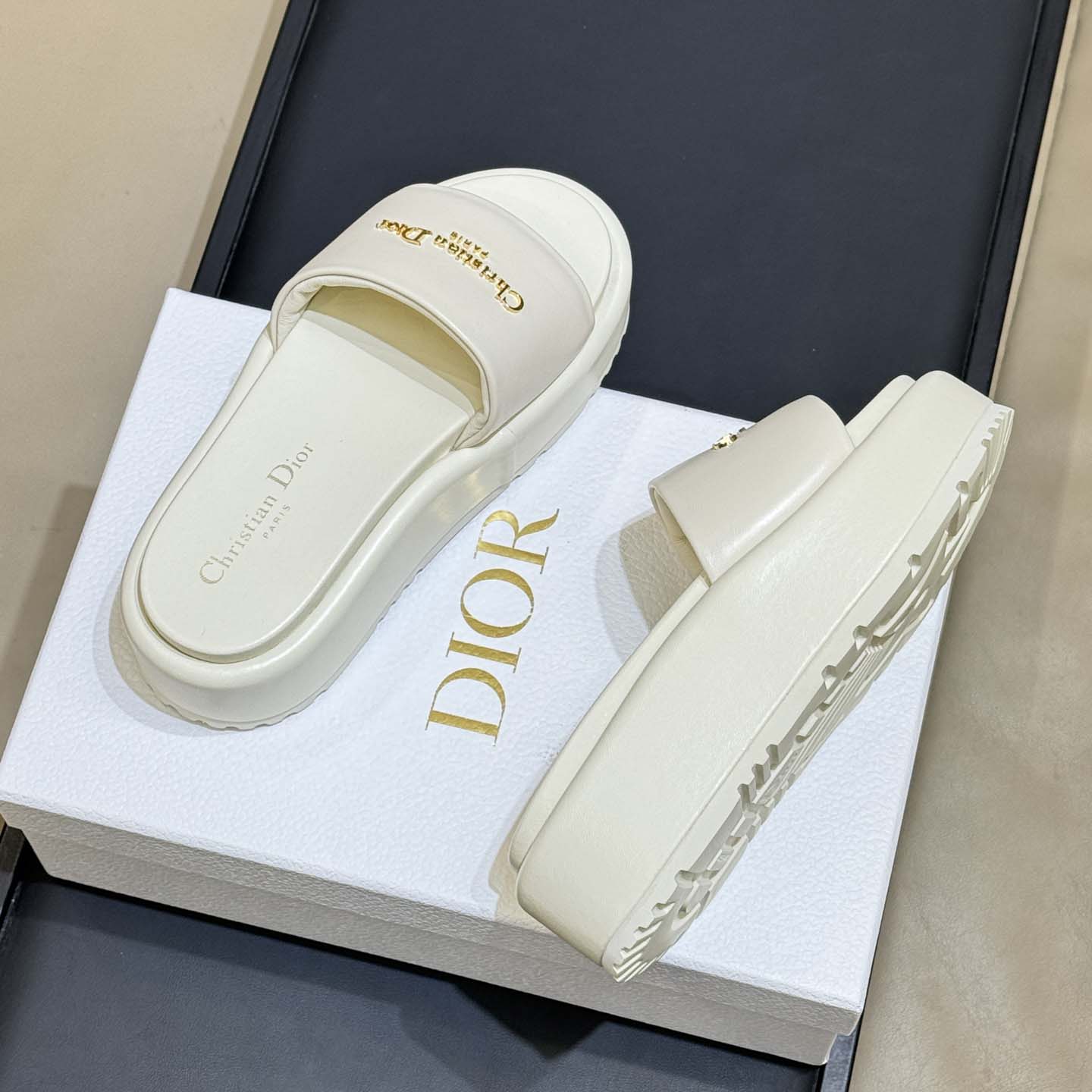 Dior D-Lane Platform Slide - FashionPlug