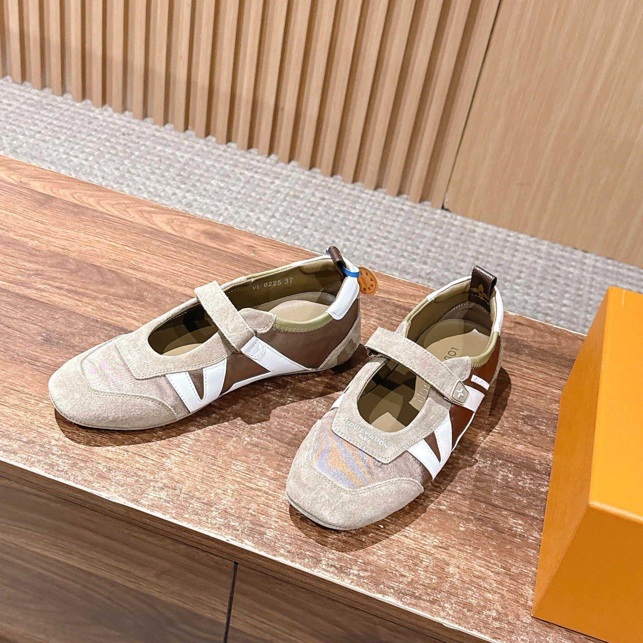 Louis Vuitton LV Sneakerina Mary Jane   1AJP00 - FashionPlug