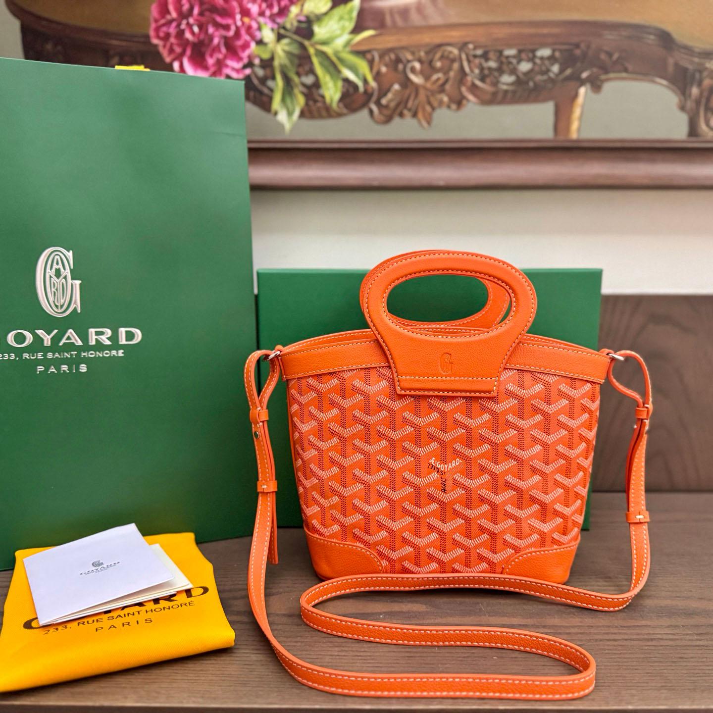 Goyard Beluga Mini Bag - FashionPlug