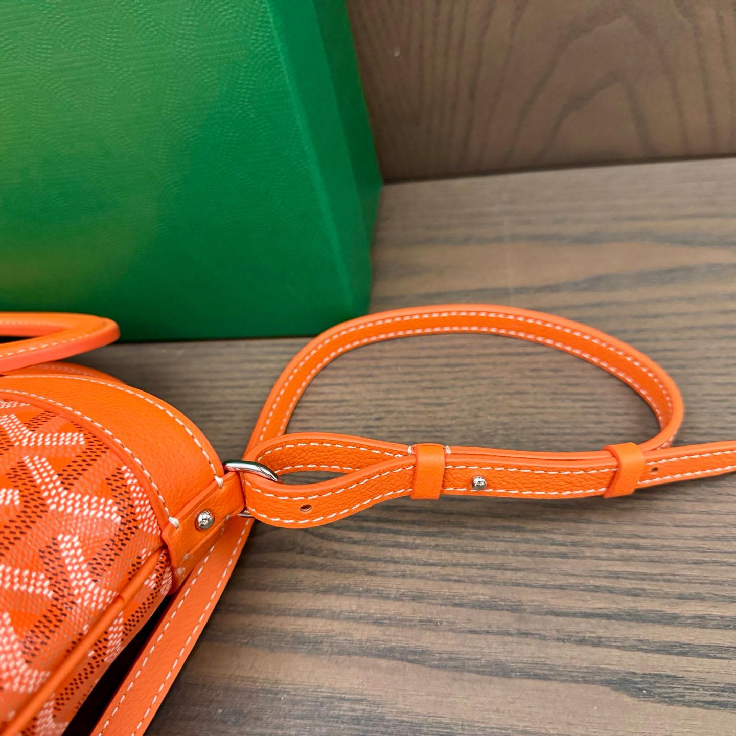 Goyard Beluga Mini Bag - FashionPlug