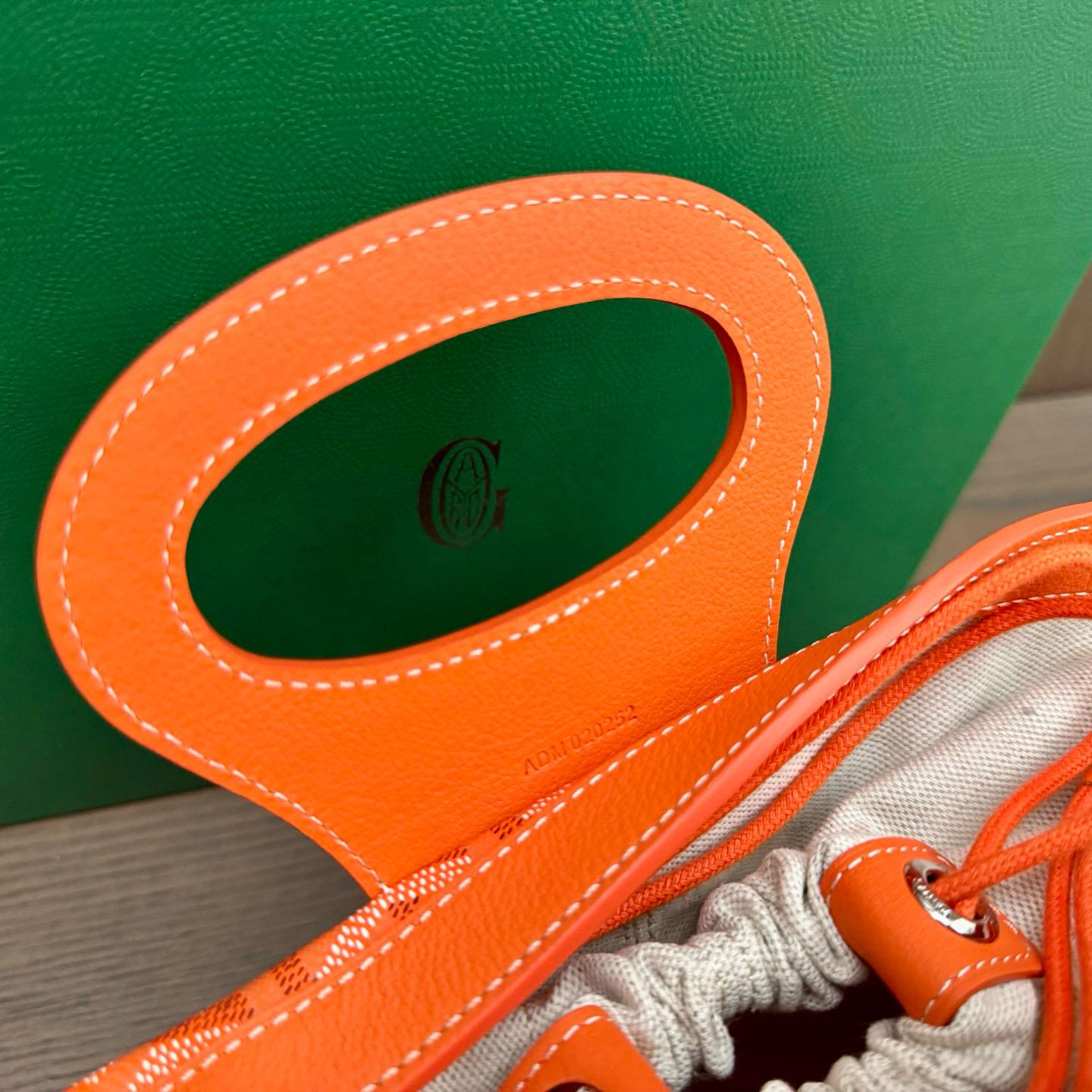 Goyard Beluga Mini Bag - FashionPlug