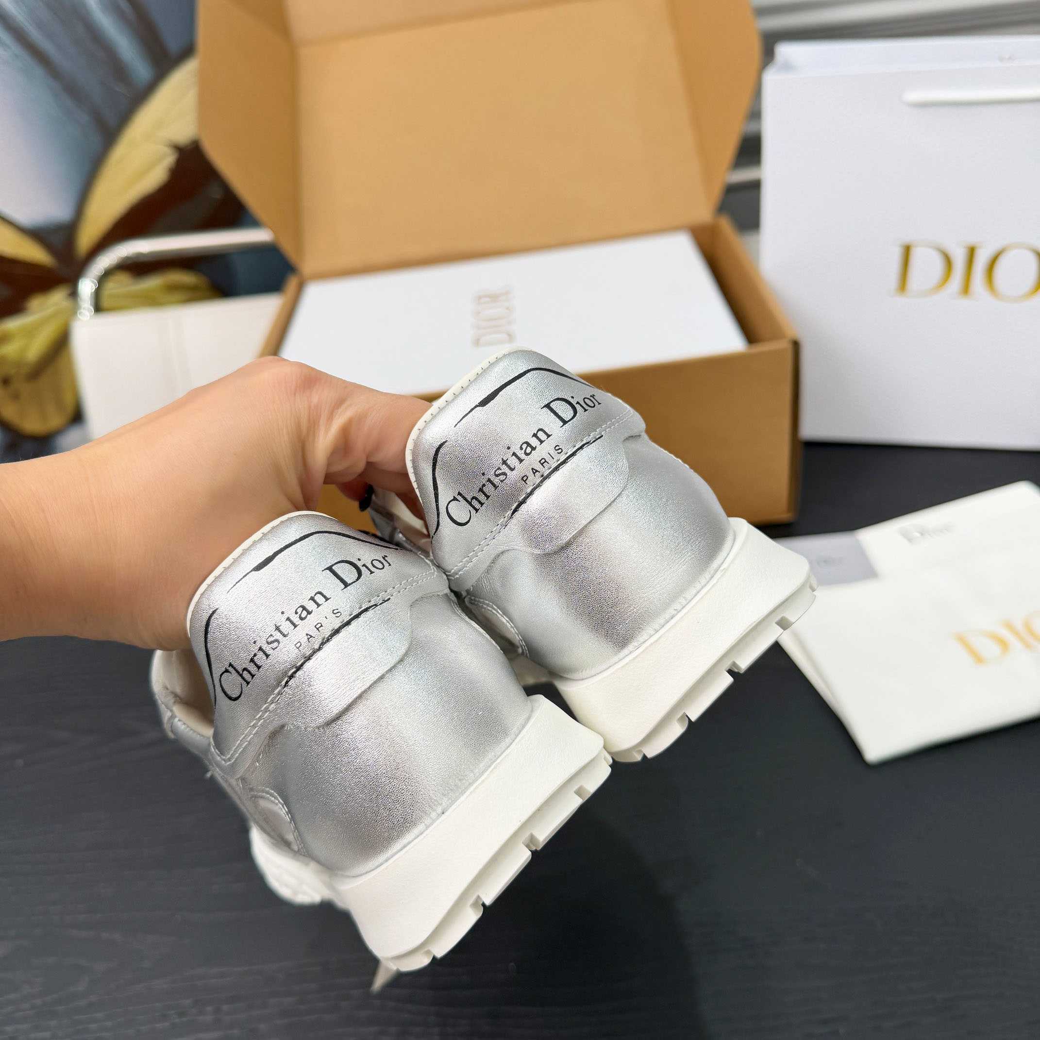 Dior Tech Sneaker - FashionPlug