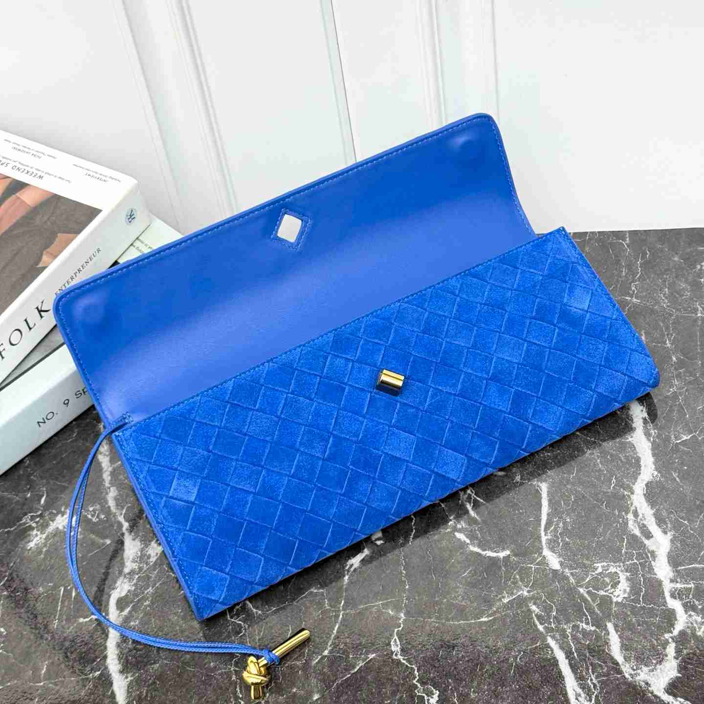 Bottega Veneta Andiamo Clutch 31*13*3cm - FashionPlug