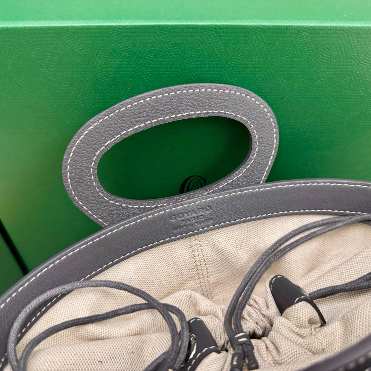 Goyard Beluga Mini Bag - FashionPlug